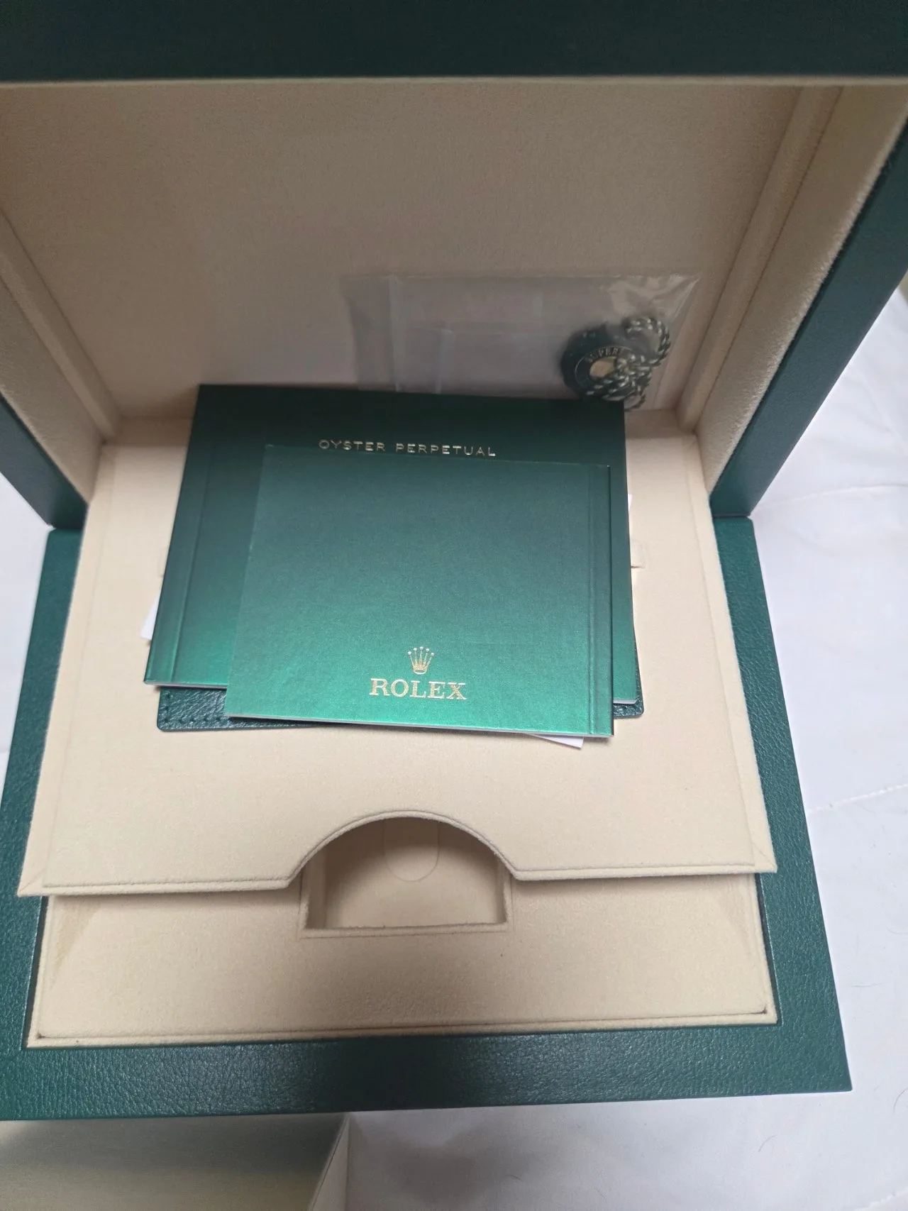 롤렉스 서브마리너 흑금통 126618LN 2024 사진 3