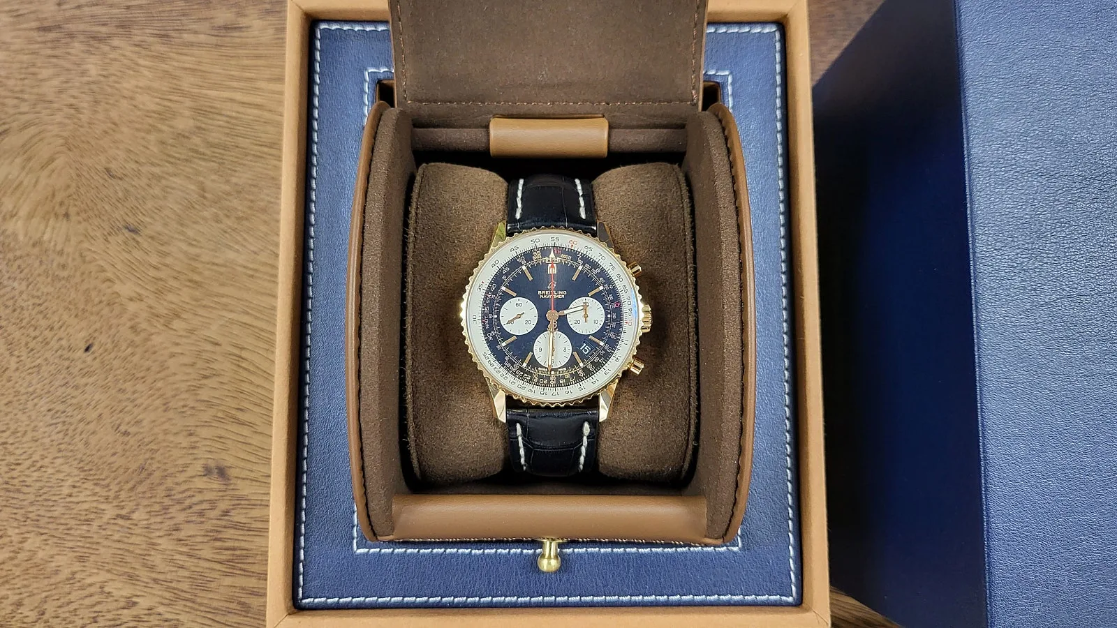 브라이틀링 네비타이머 43mm 금통 디버클 2019 사진 1