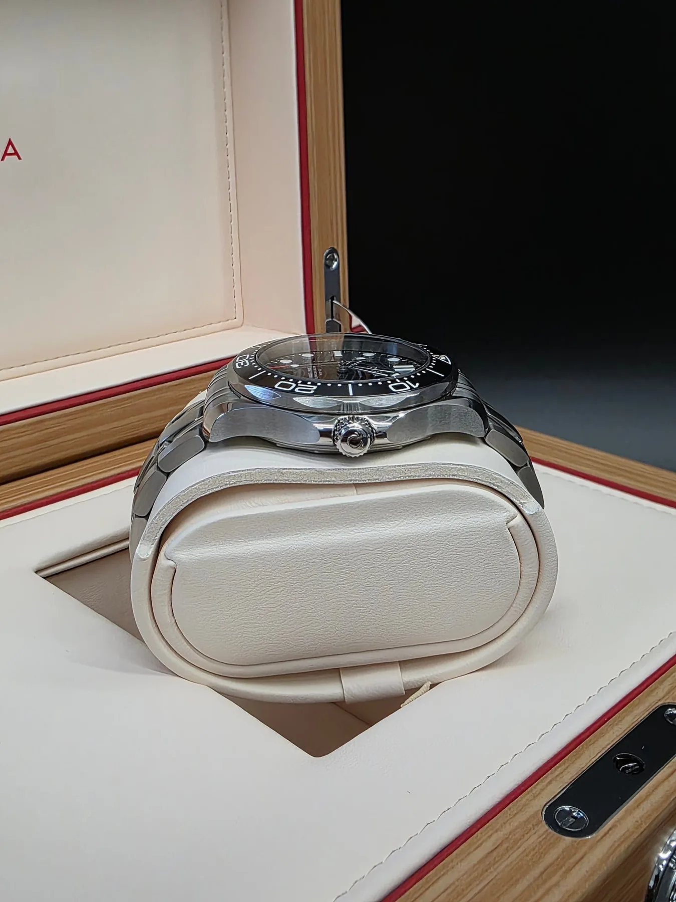 오메가 씨마스터 다이버 300 42mm 스틸 검판 2026 사진 4
