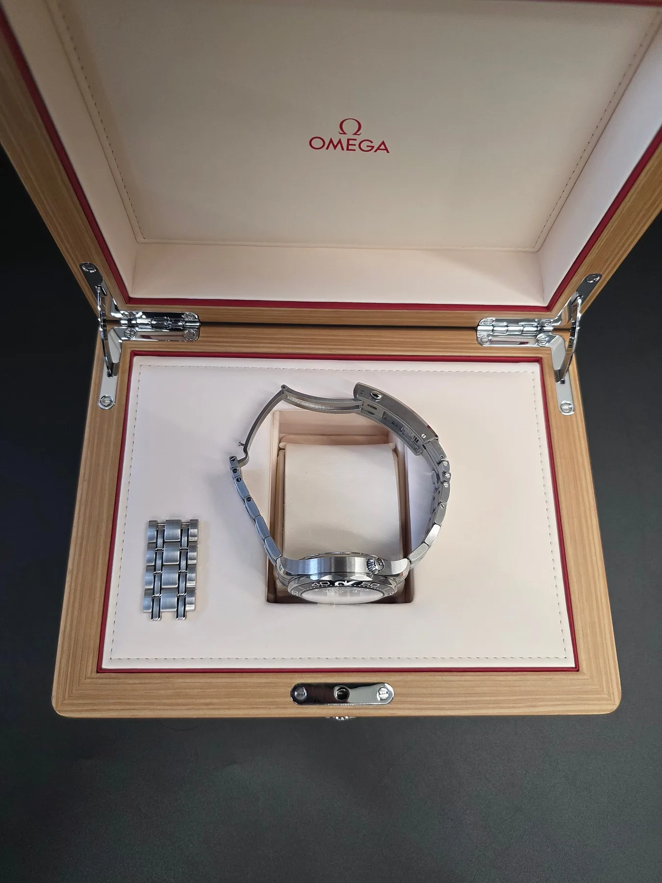 오메가 씨마스터 다이버 300 42mm 스틸 검판 2026 사진 7