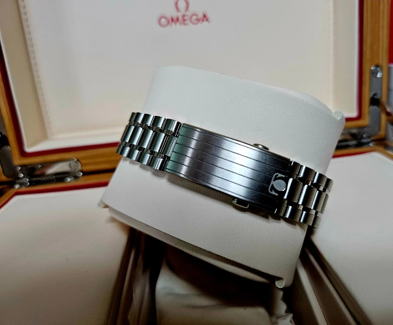 오메가 스피드마스터 38mm 검판 2026 사진 7
