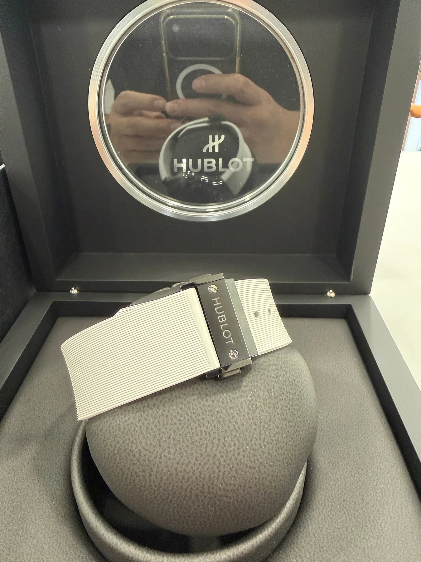 위블로 에어로퓨전 블랙매직 세라믹 44mm 2024 사진 4