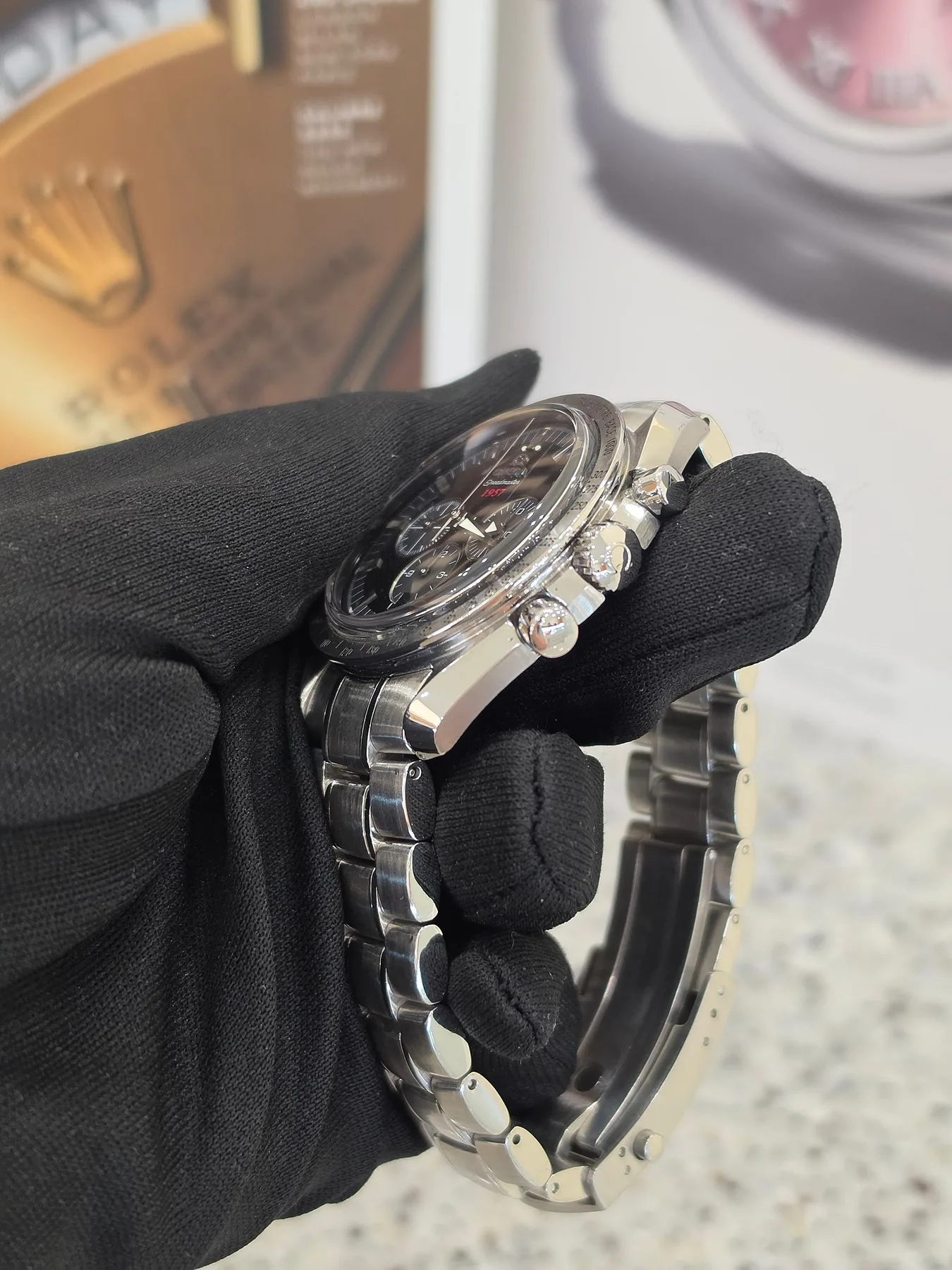 오메가 스피드마스터 브로드 애로우 스틸 블랙 크로노 42mm 사진 3