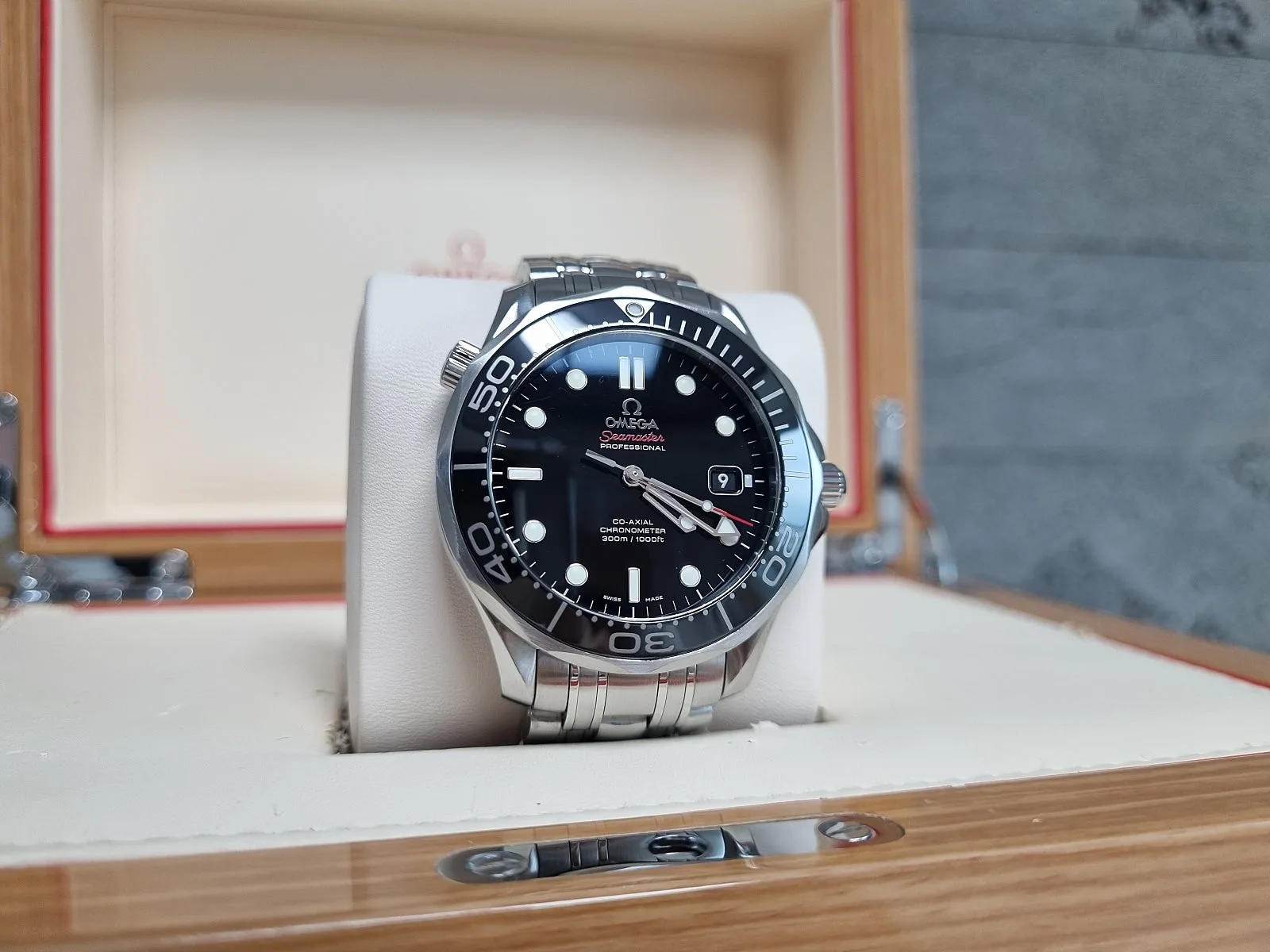 오메가 씨마스터 300 검판 41MM 2015 사진 2