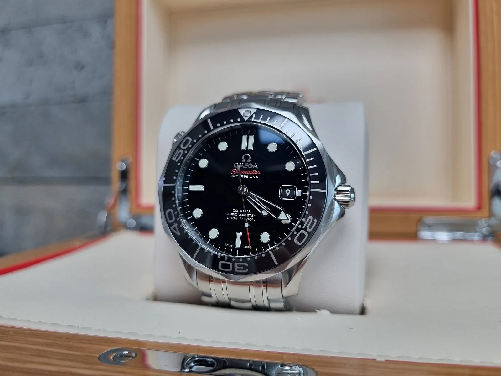 오메가 씨마스터 300 검판 41MM 2015 사진 3