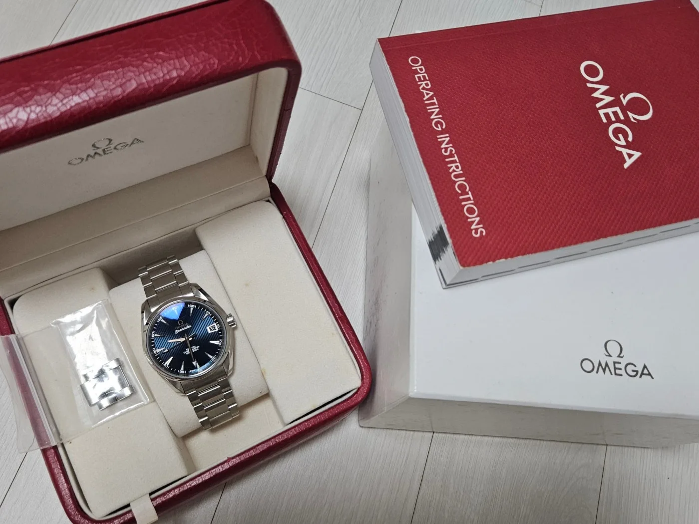 오메가 아쿠아테라 스카이폴 청판 38.5mm 사진 1