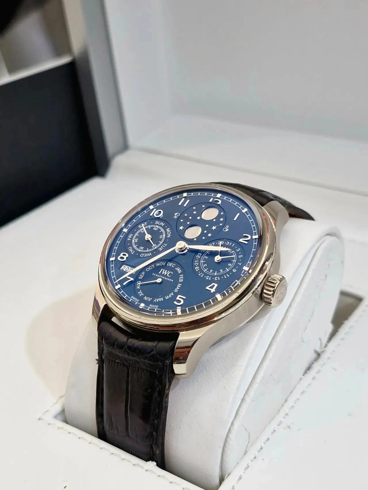IWC 포르투기즈 퍼페츄얼캘린더 화이트골드 청판 2021 사진 3