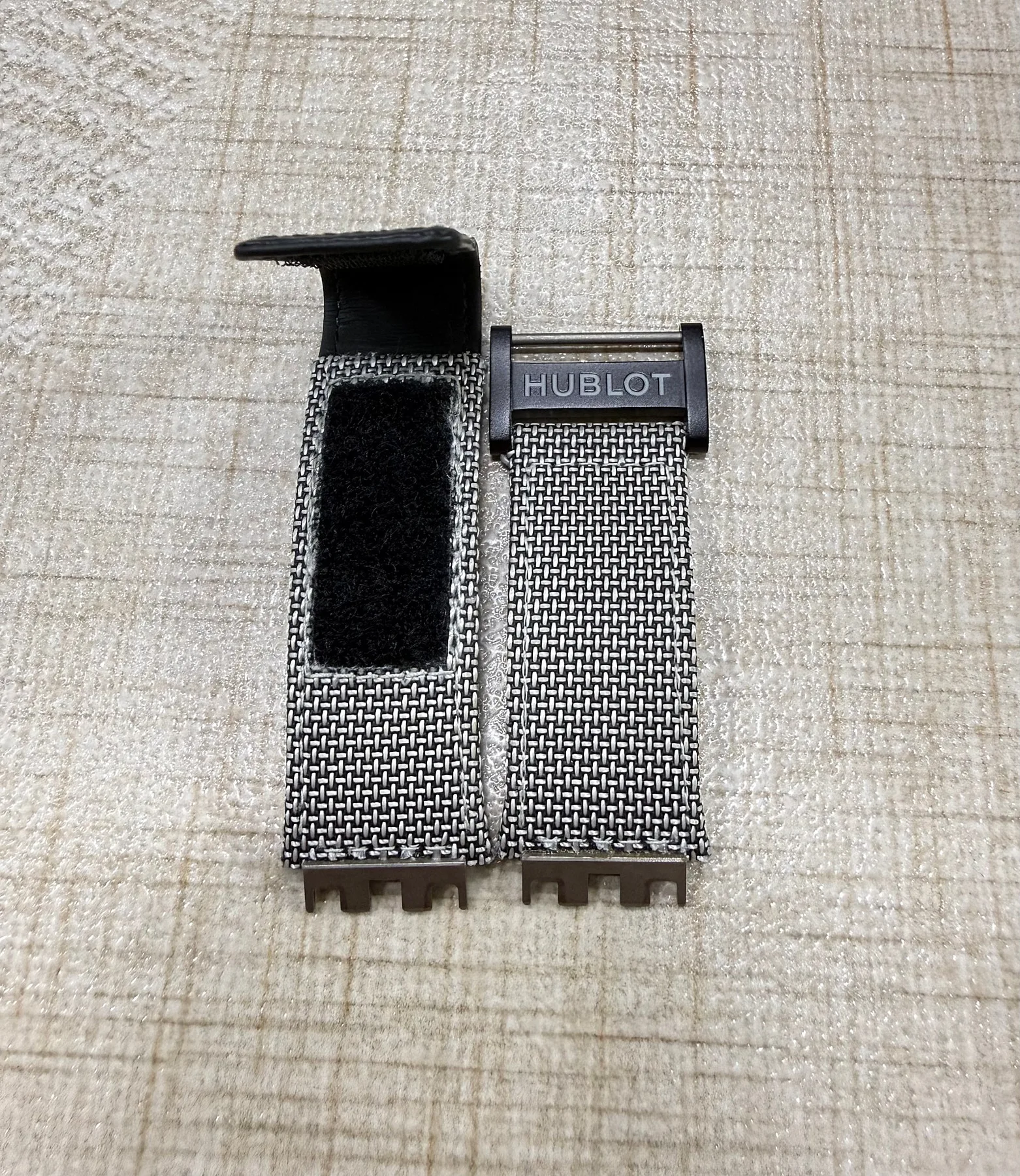 위블로 빅뱅 유니코 42mm 티타늄 패브릭 스포츠 스트랩 사진 1