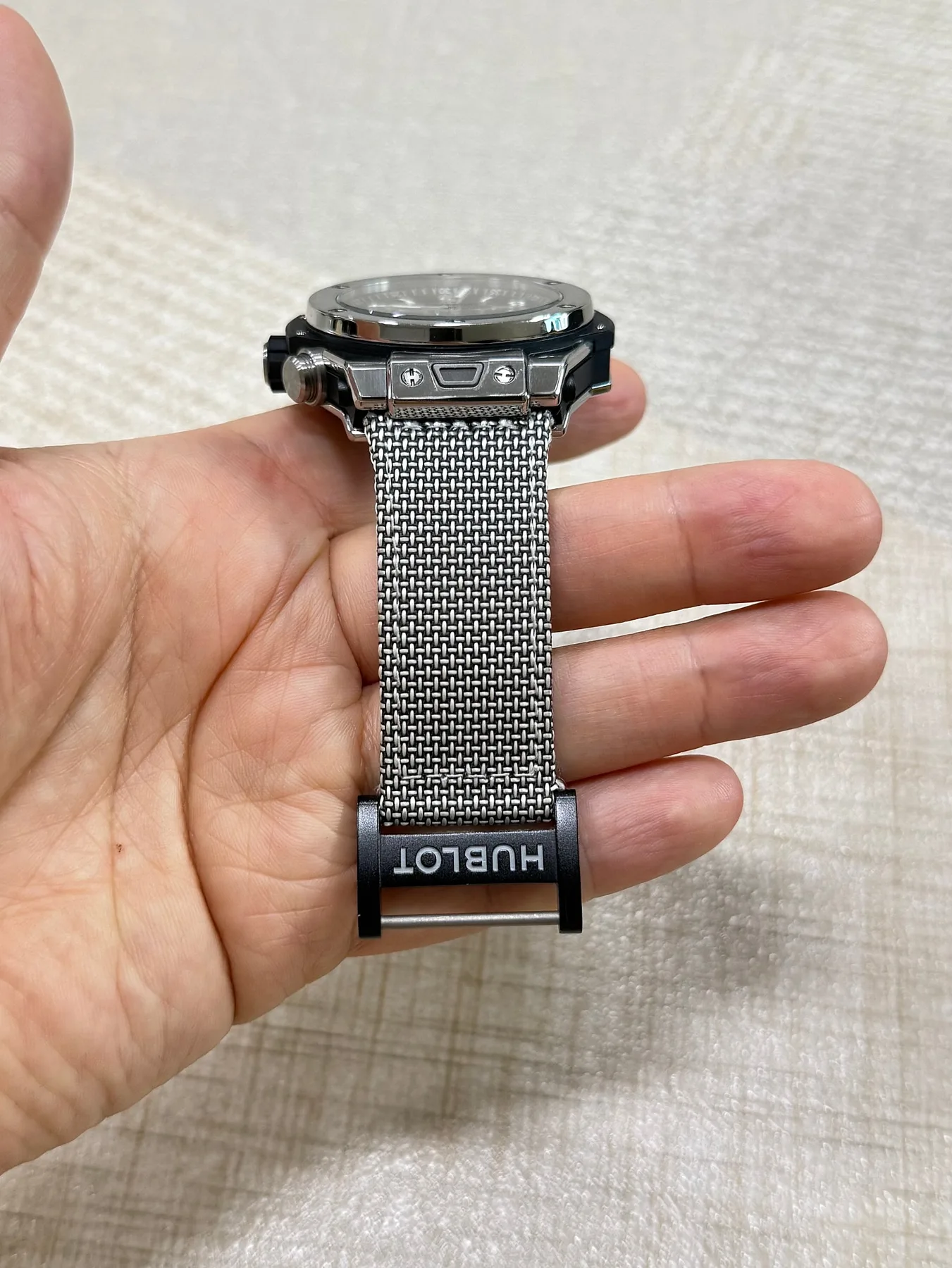 위블로 빅뱅 유니코 42mm 티타늄 패브릭 스포츠 스트랩 사진 3