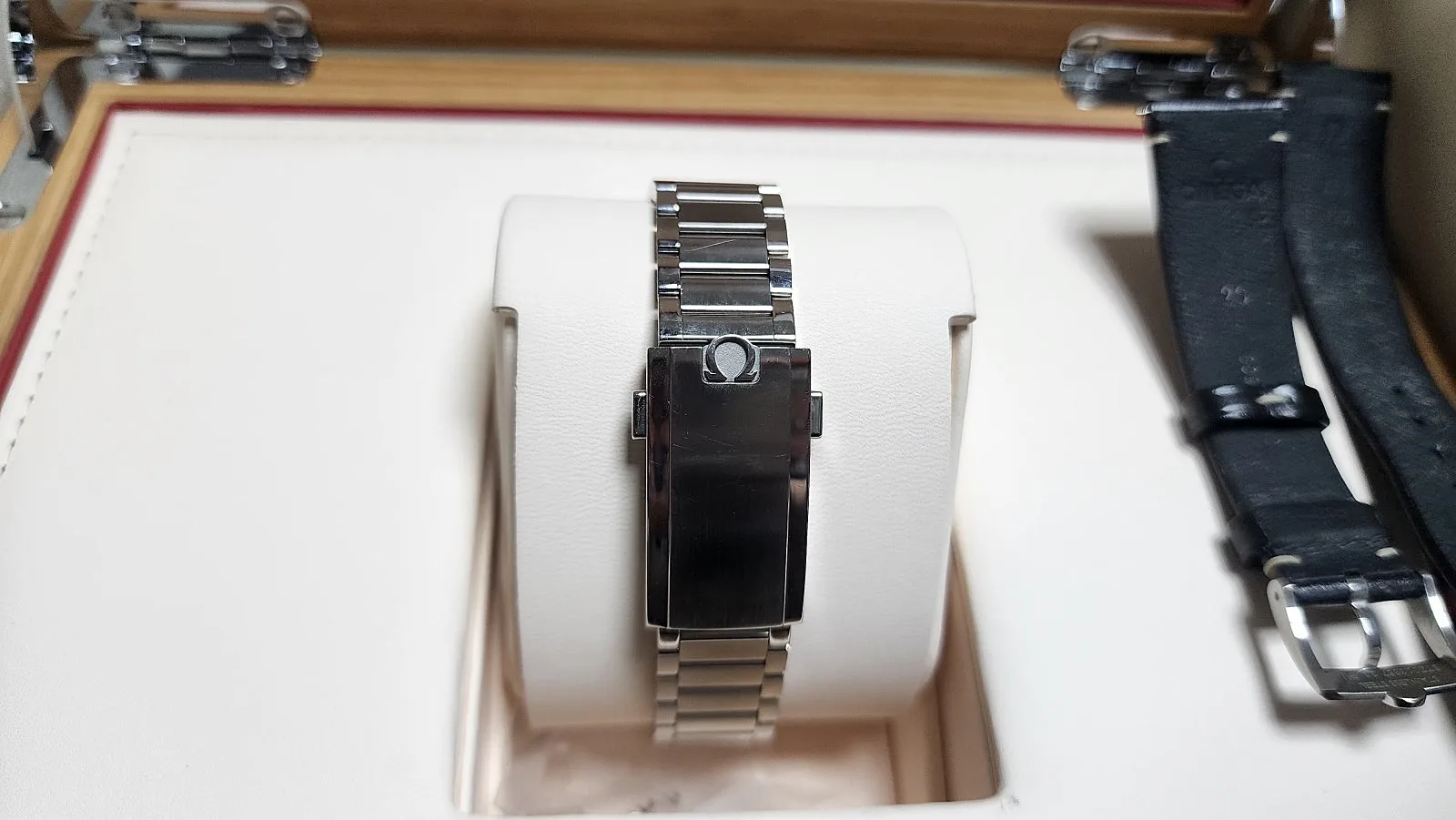 오메가 스피드마스터 57 40.5mm 그린 2023 사진 3