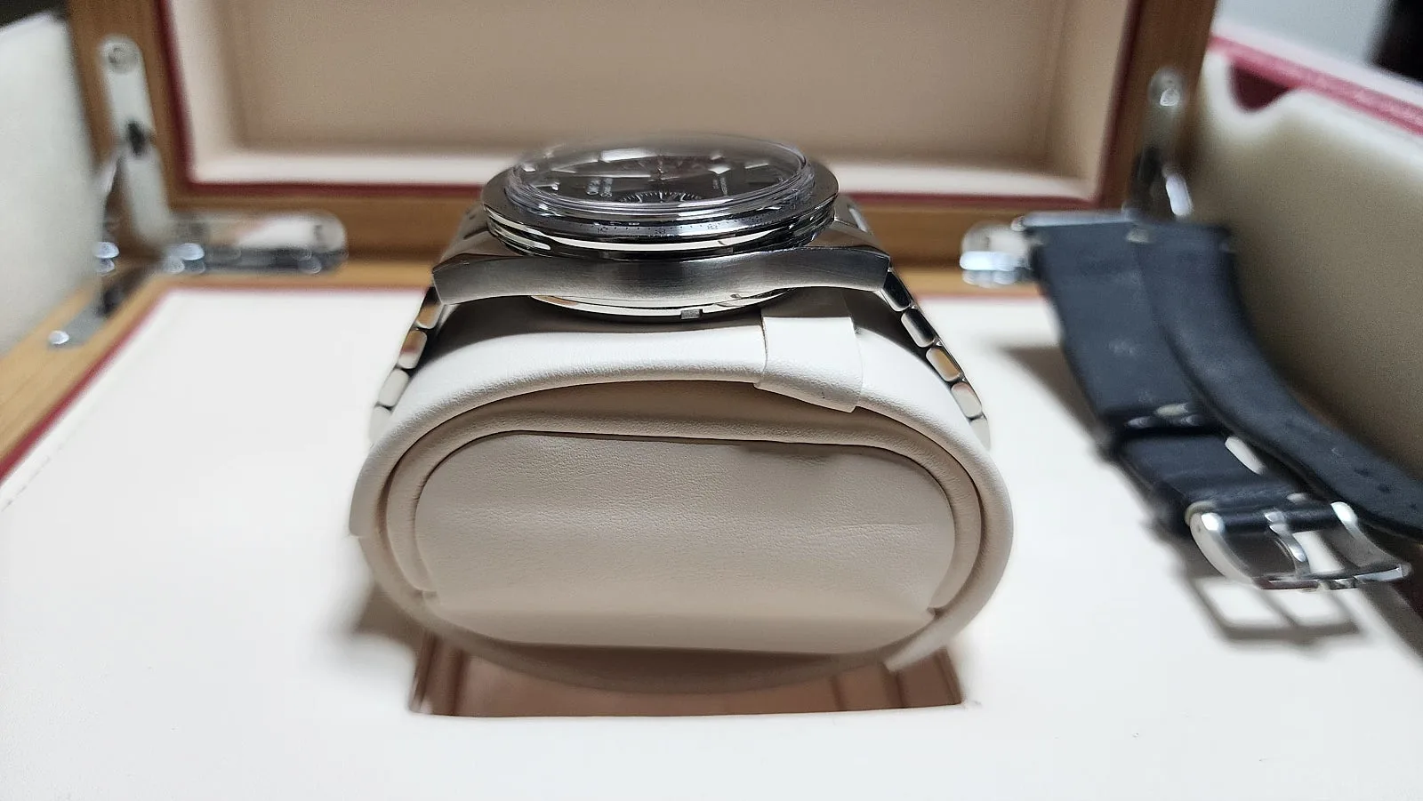 오메가 스피드마스터 57 40.5mm 그린 2023 사진 5