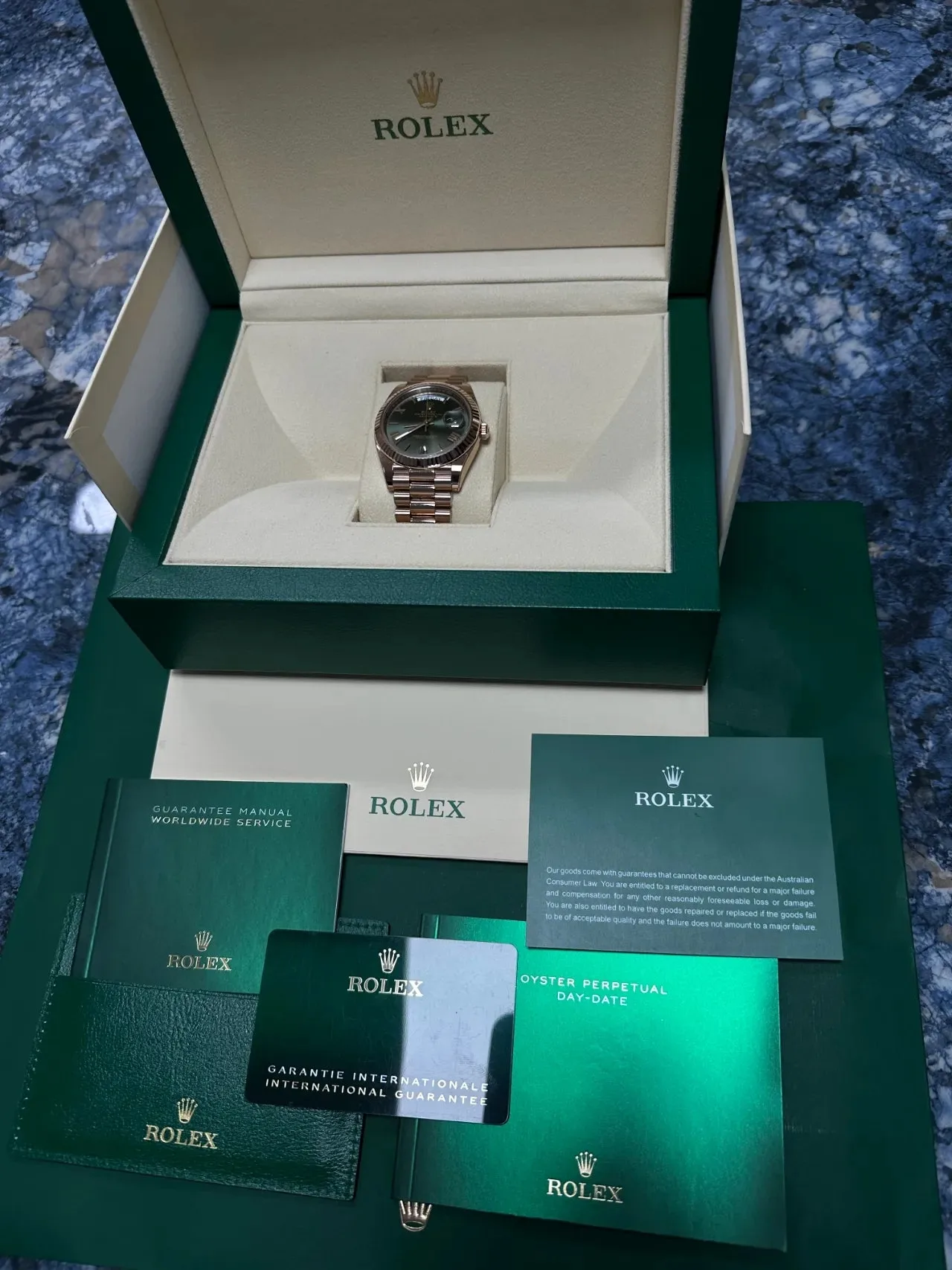 롤렉스 데이데이트 올리브그린 로즈골드 228235 2024 사진 2