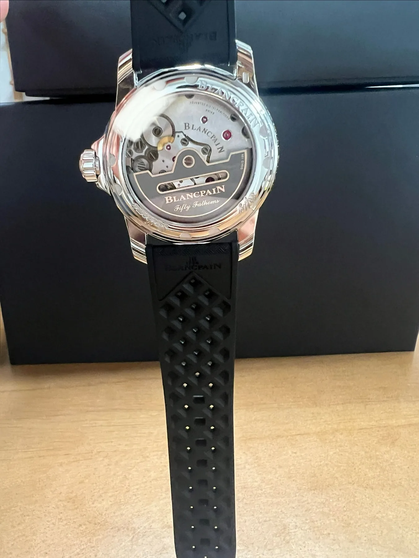 블랑팡 피프티패덤즈 검판 스틸 42mm 핀버클 러버 2026 사진 3