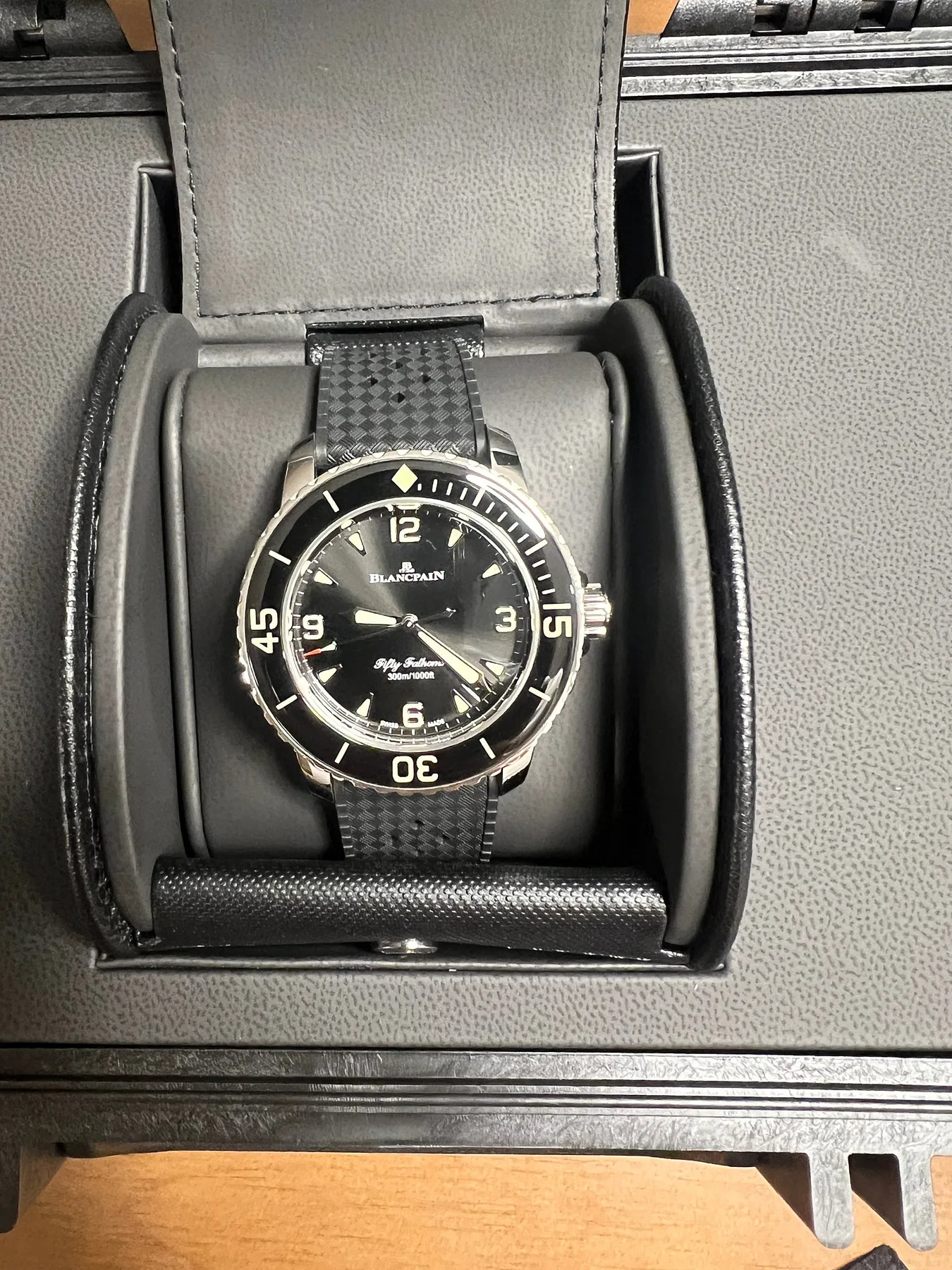 블랑팡 피프티패덤즈 검판 스틸 42mm 핀버클 러버 2026 사진 7