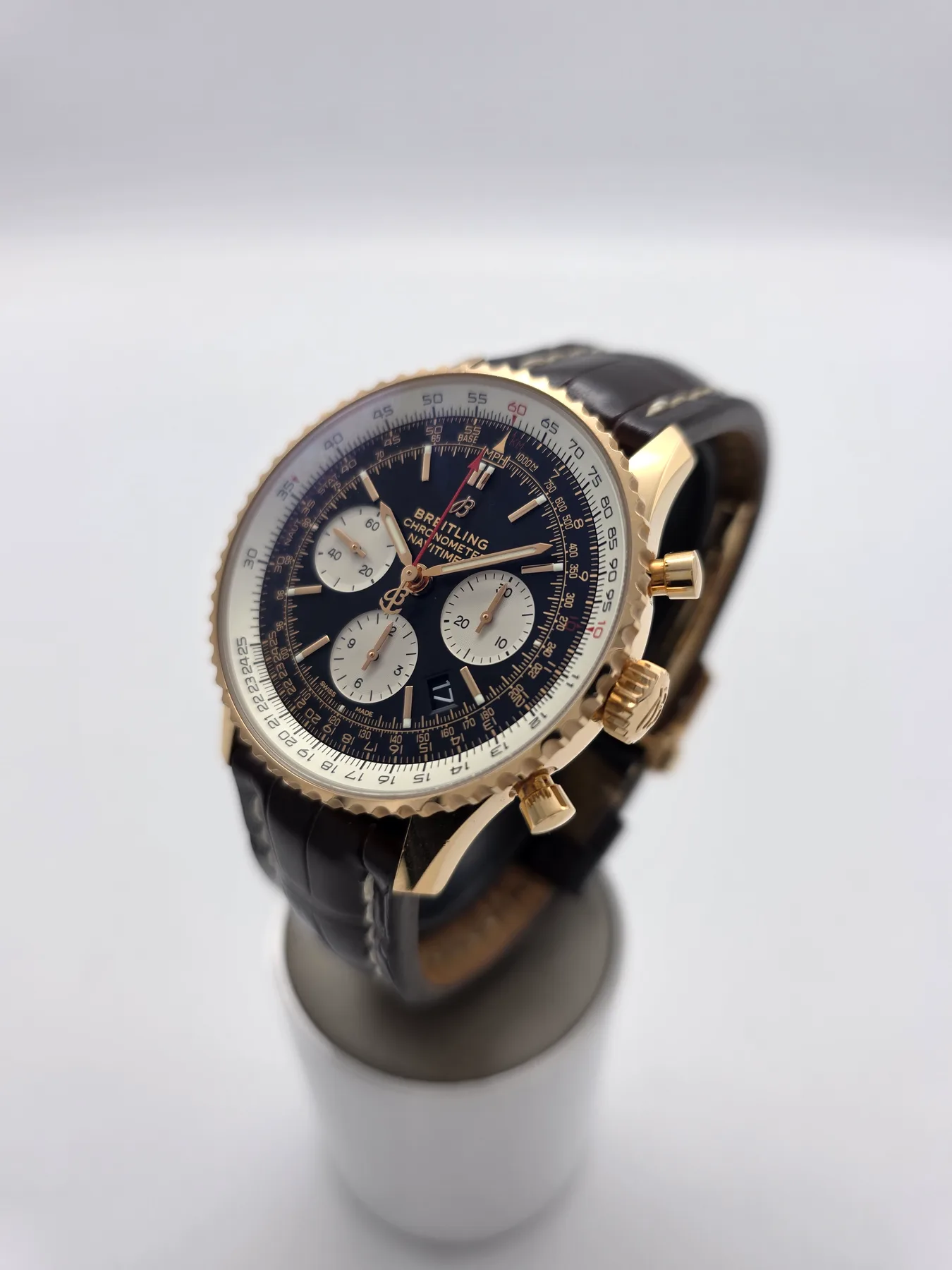 브라이틀링 Navitimer B01 Chronograph 43 2025 사진 2