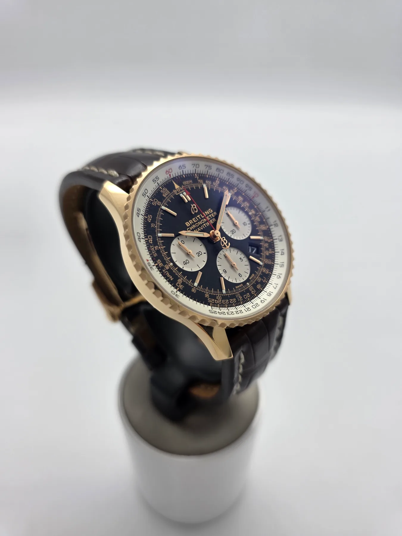 브라이틀링 Navitimer B01 Chronograph 43 2025 사진 3