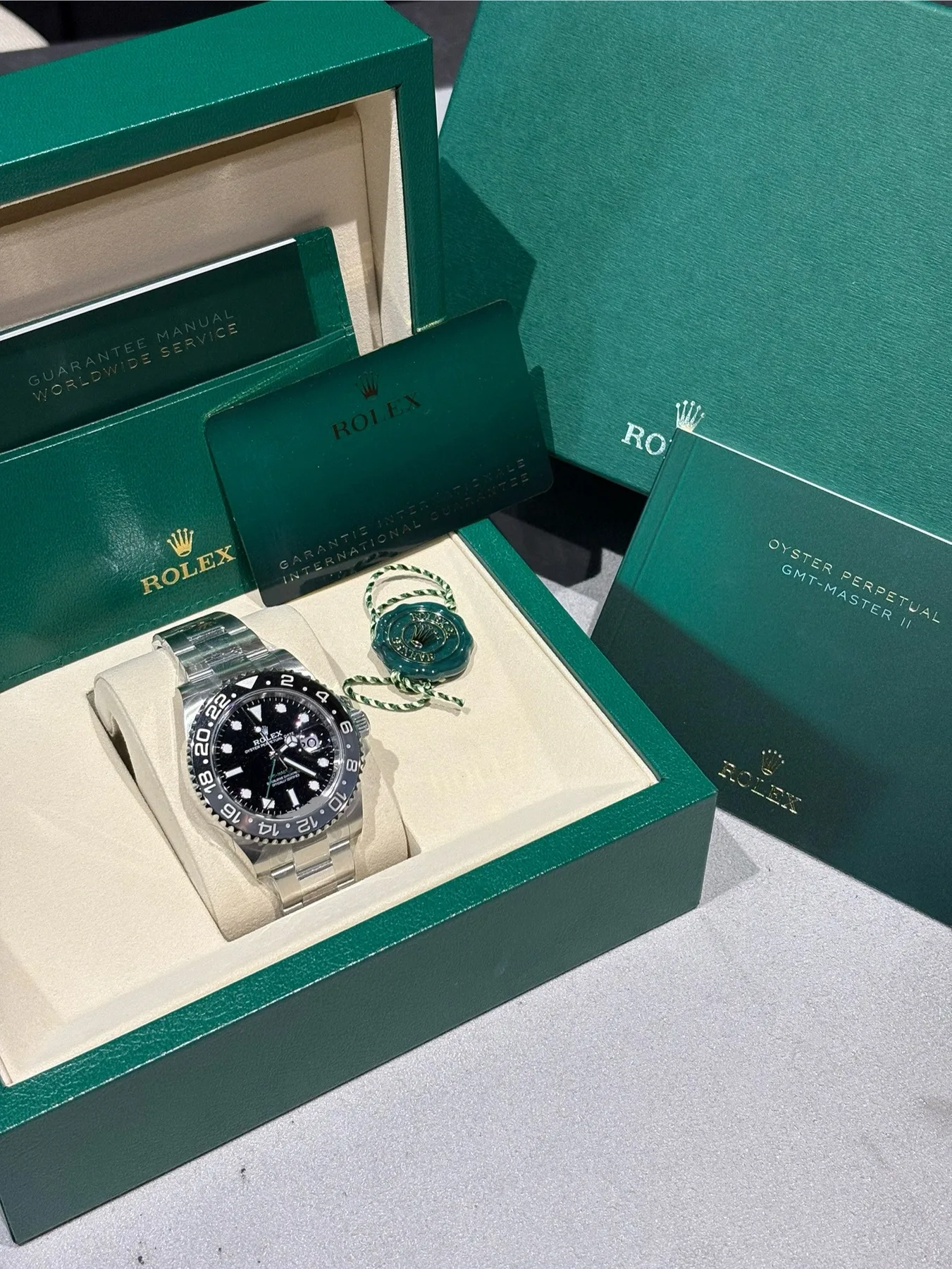 롤렉스 GMT 마스터 II 126710 GRNR 2025 사진 6