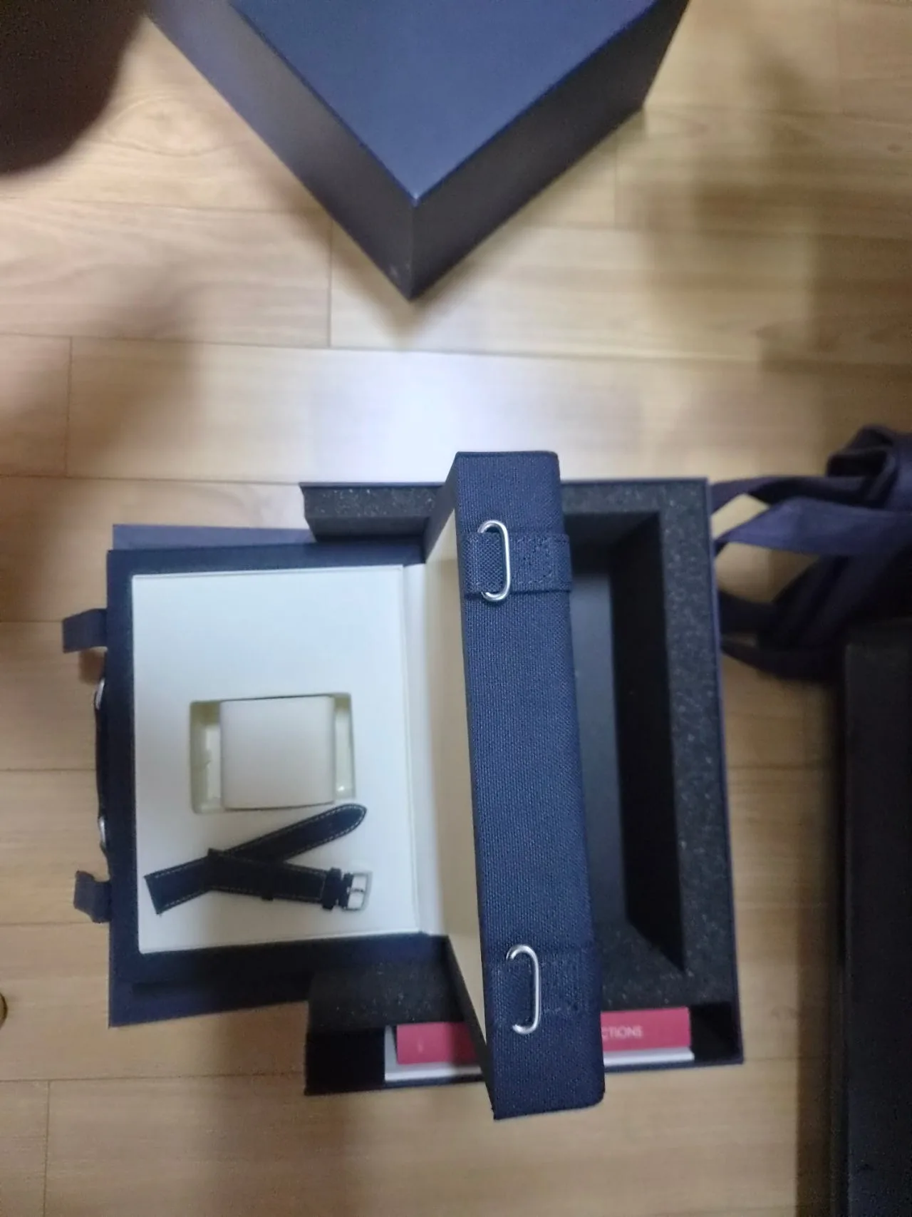 오메가 스누피 2023 사진 2