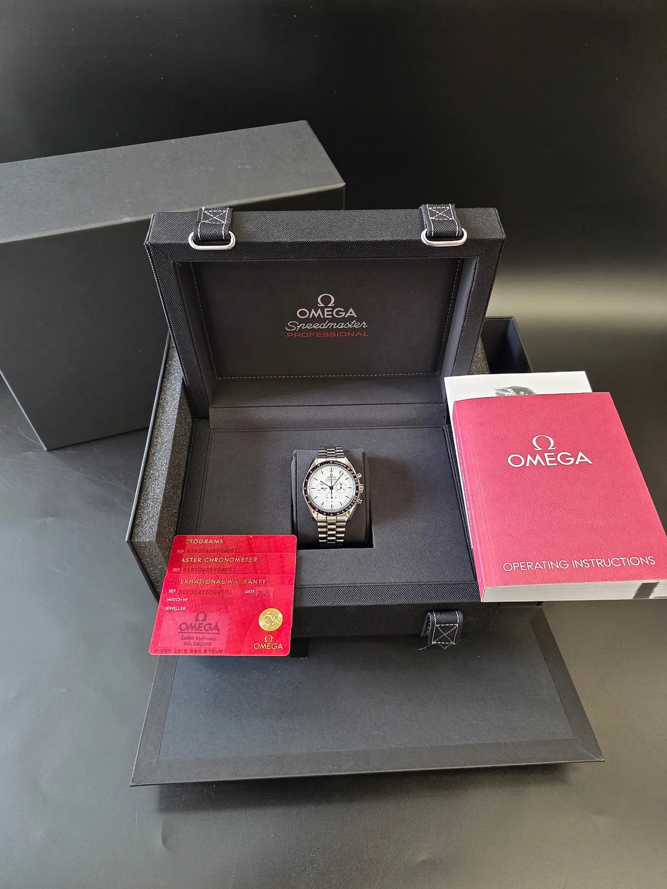 오메가 스피드마스터 문워치 프로페셔널 42mm 흰판 스틸 2025 사진 1