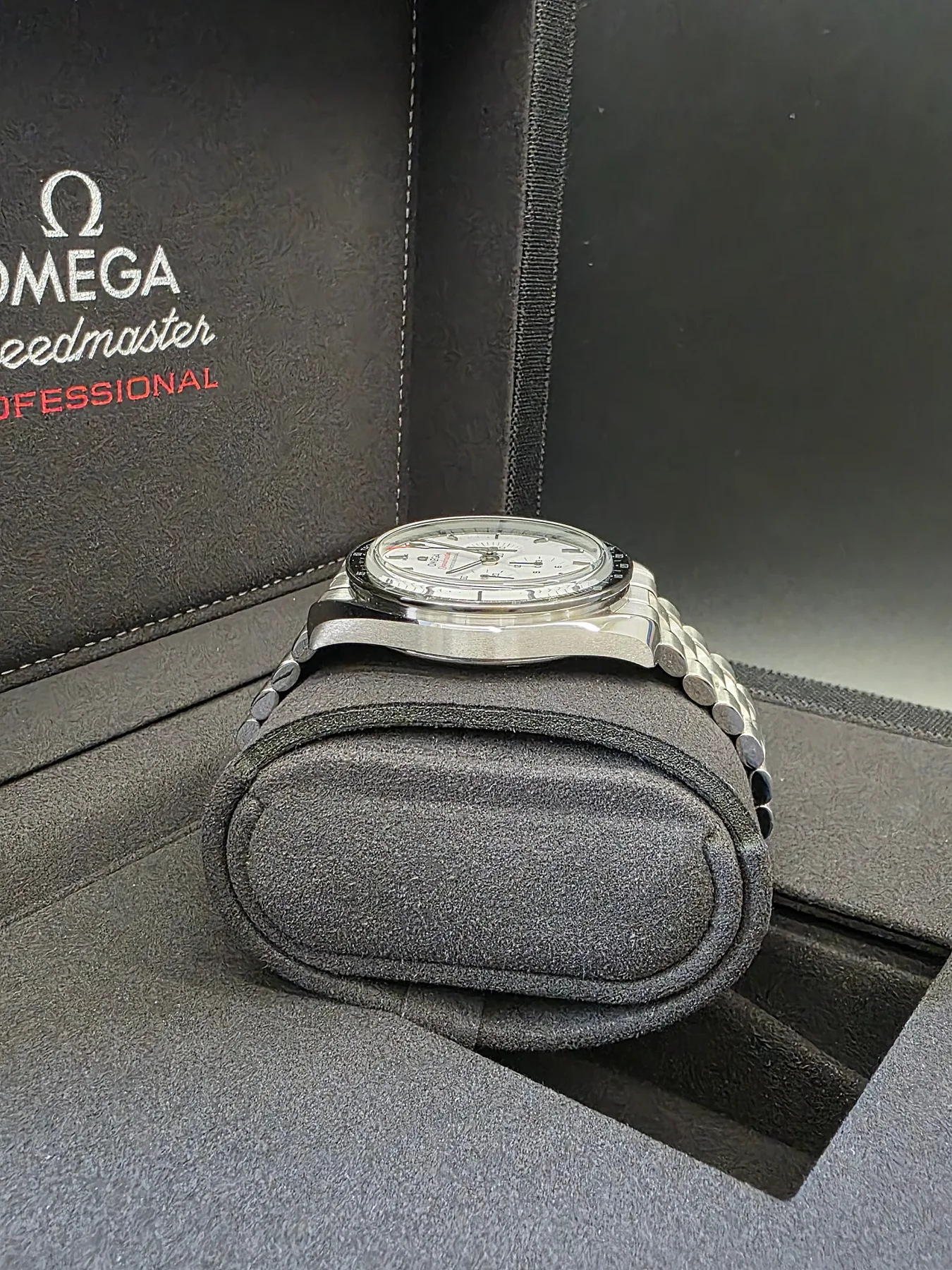 오메가 스피드마스터 문워치 프로페셔널 42mm 흰판 스틸 2025 사진 5