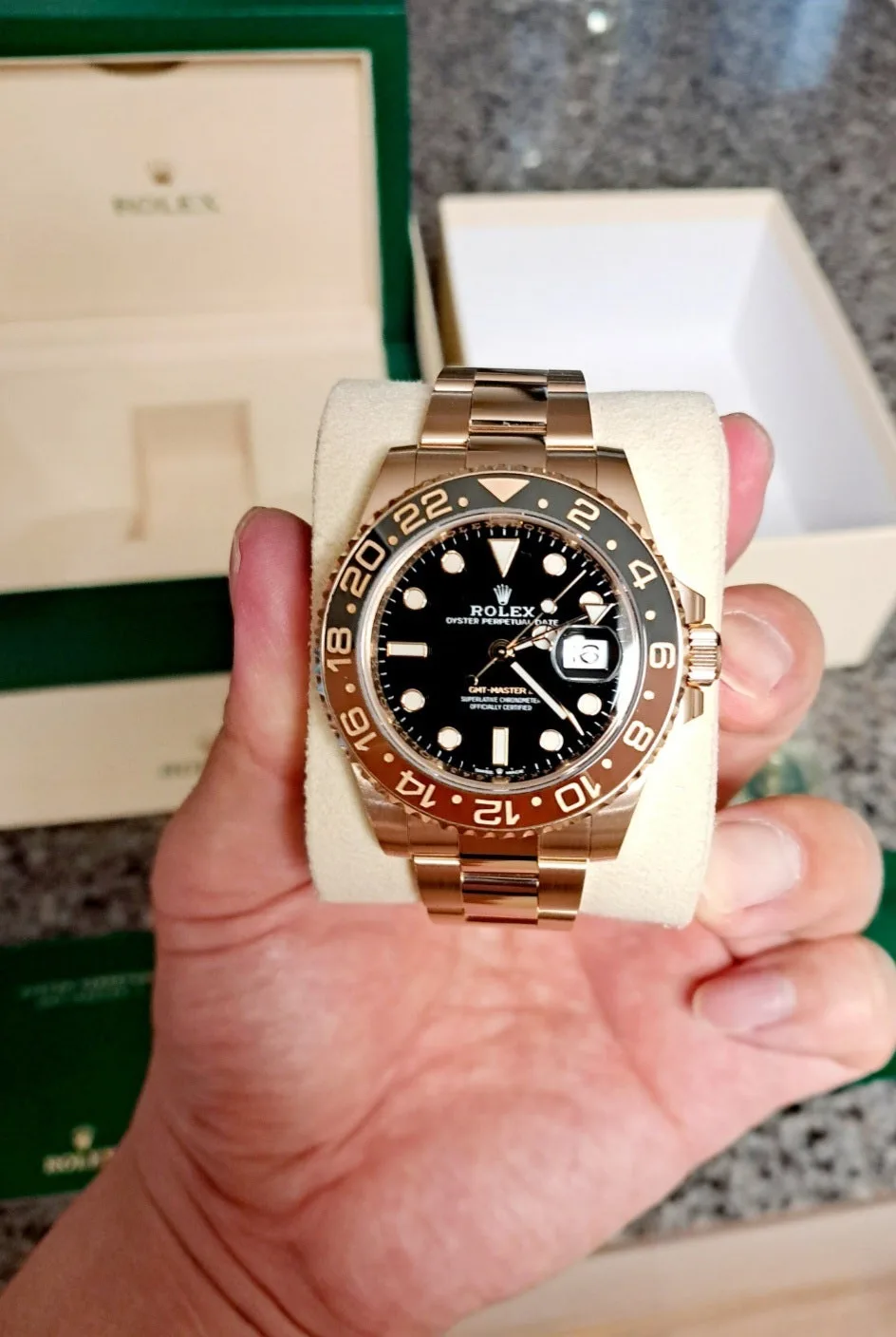 롤렉스 GMT2 루트비어 금통 신형 2023 사진 2