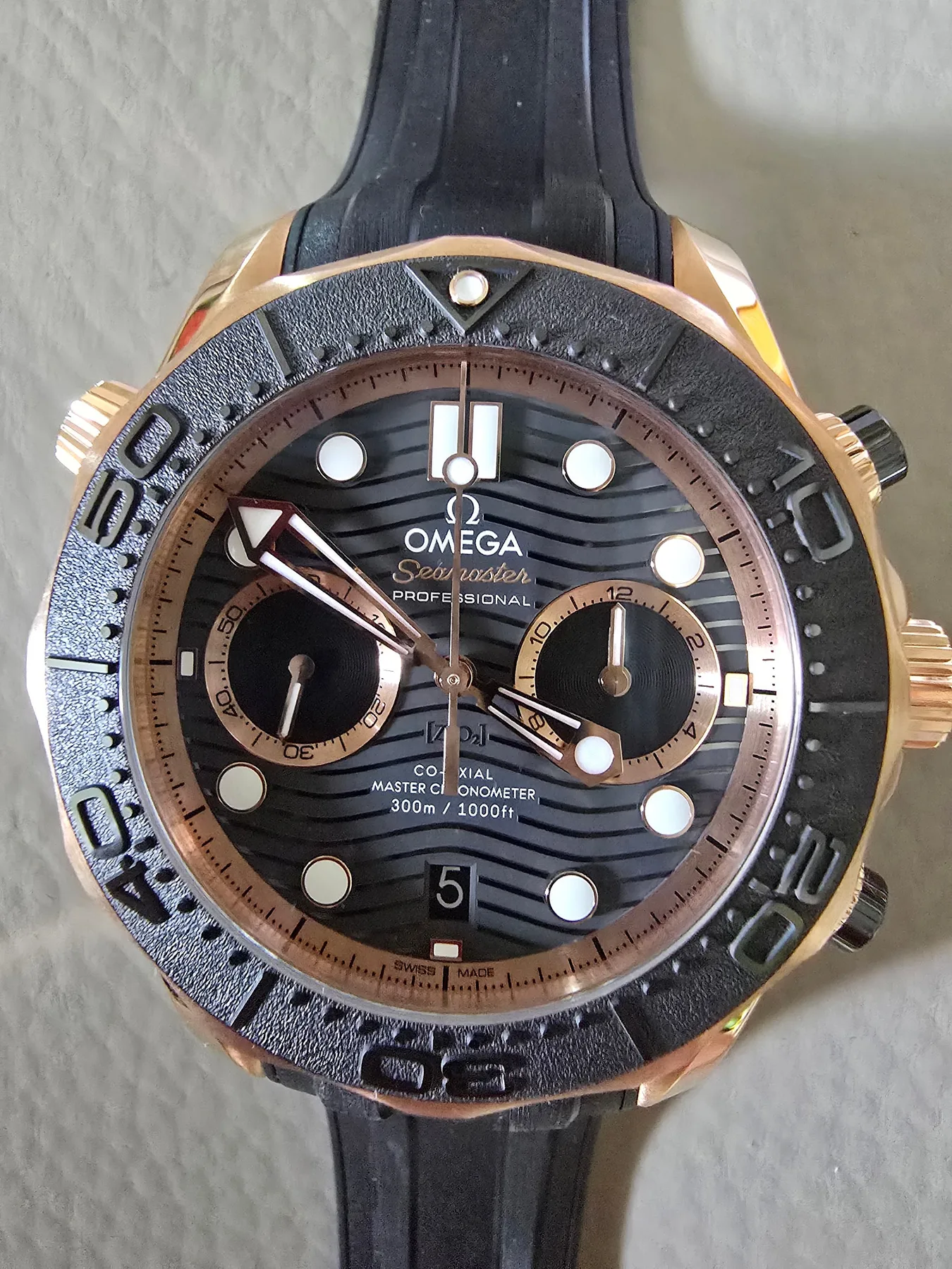 오메가 Seamaster Diver 300M 크로노그래프 18K 세드나 골드 2023 사진 8