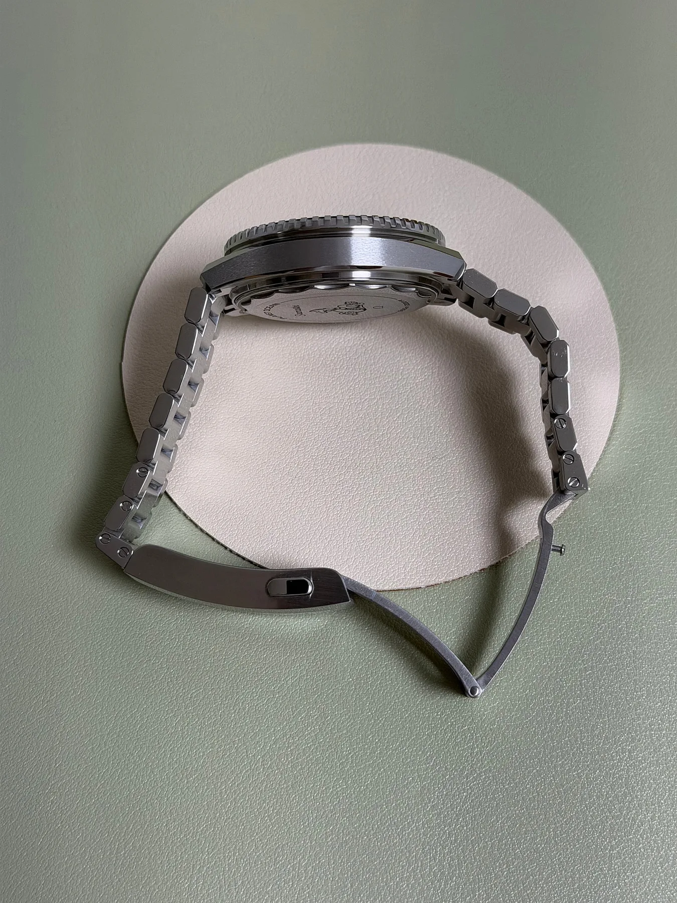 오메가 플래닛오션 600m 신형 검판 42mm 2026 사진 6