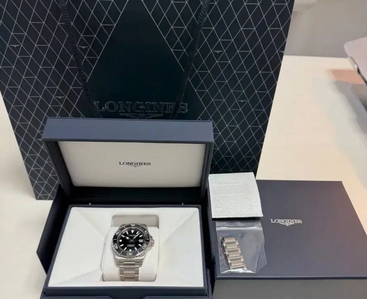 론진 하이드로콘퀘스트 39mm 블랙 2026 사진 1