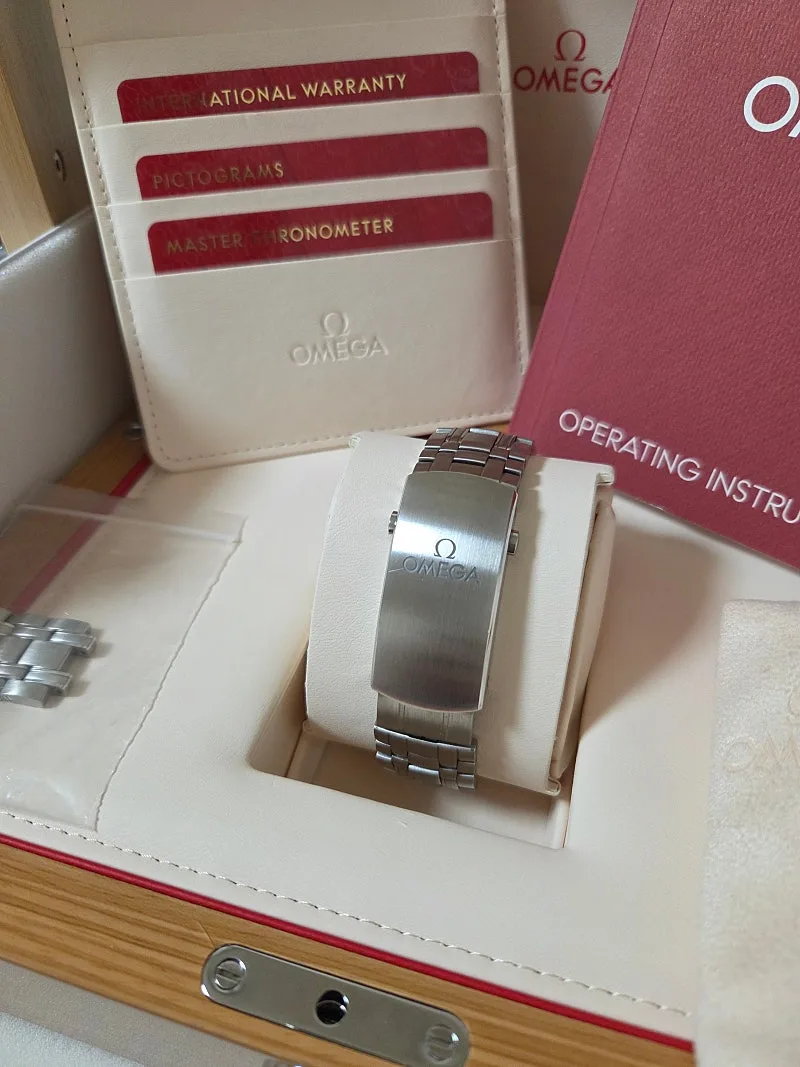 오메가 씨마스터 다이버 300M 42mm 스틸 블랙 다이얼 2020 사진 4