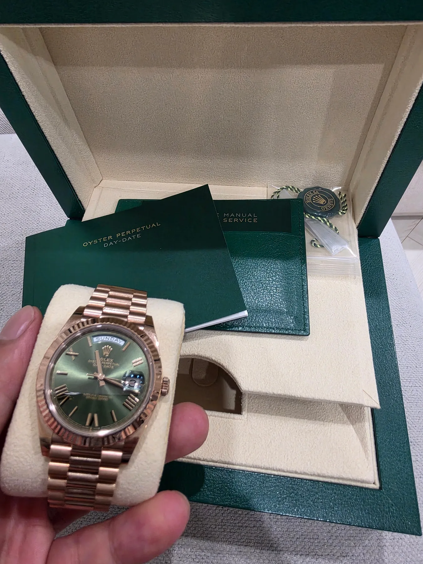 롤렉스 데이데이트 올리브그린 로즈골드 40mm 2024 사진 1