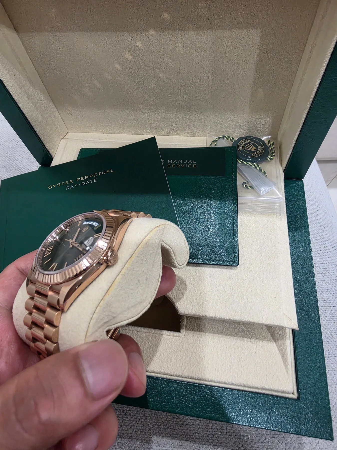 롤렉스 데이데이트 올리브그린 로즈골드 40mm 2024 사진 8