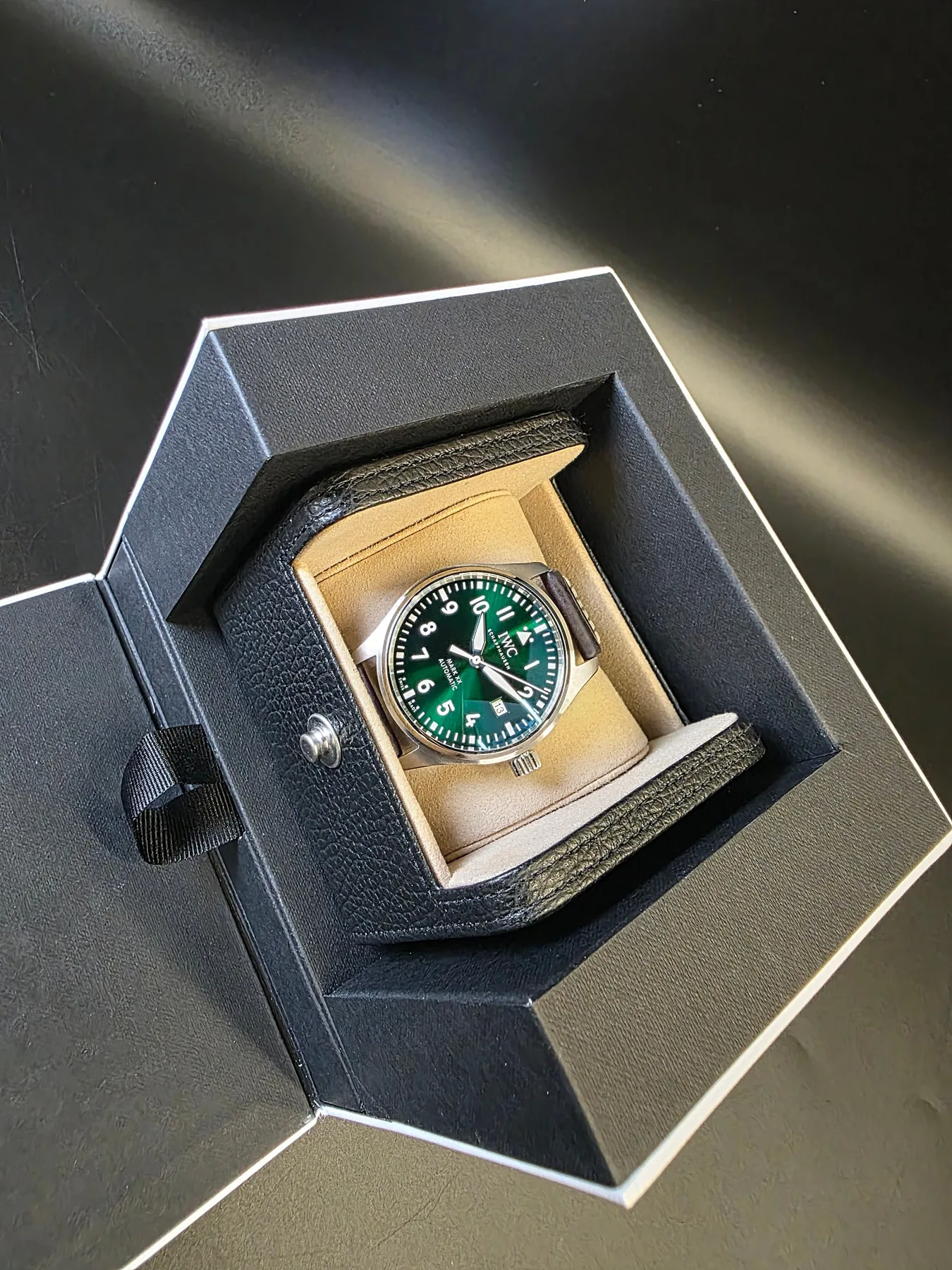 IWC 파일럿워치 마크 XX 오토매틱 40mm 그린 2024 사진 2