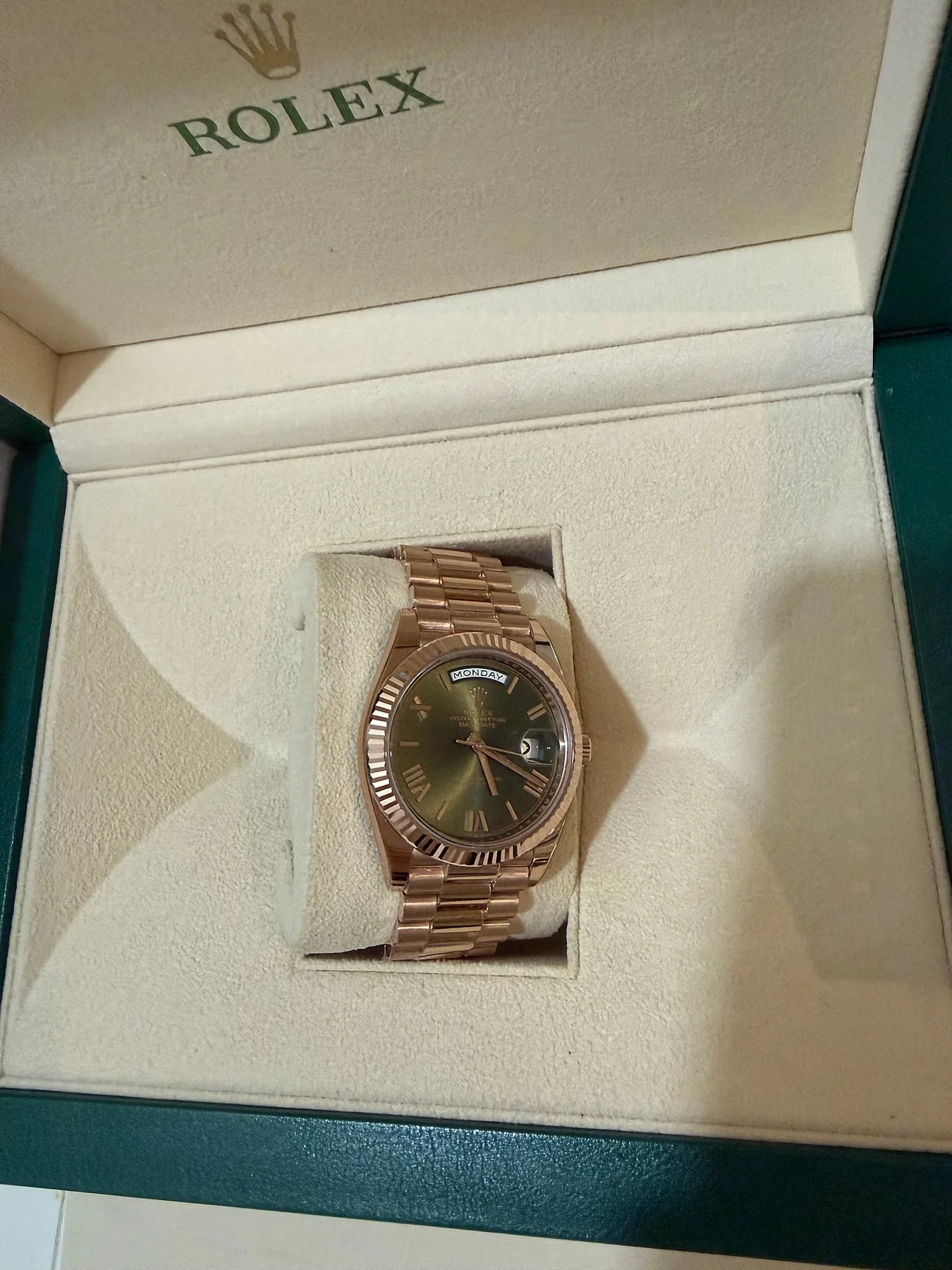 롤렉스 데이데이트 올리브그린 40mm 228235 2024 사진 1
