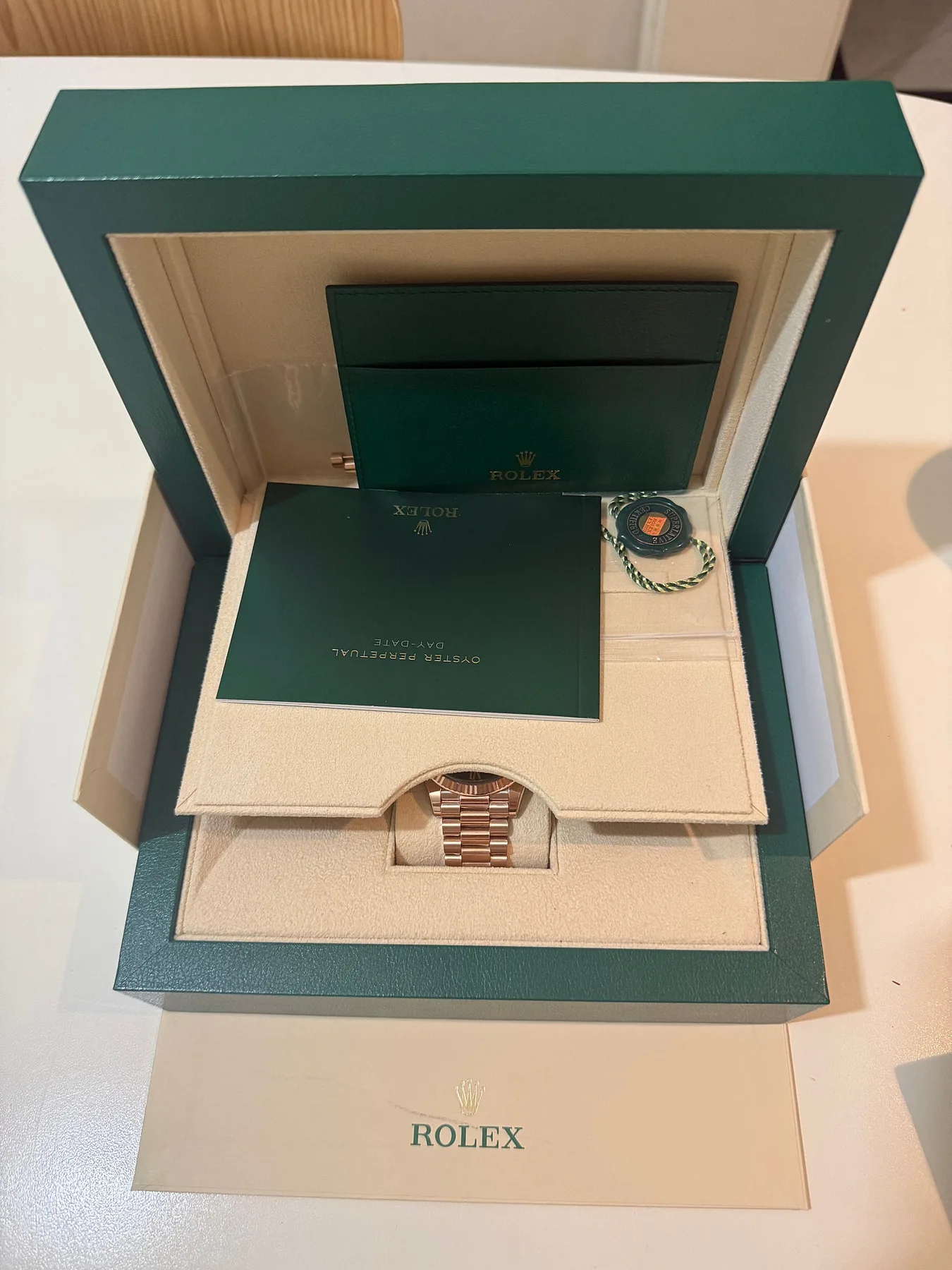 롤렉스 데이데이트 올리브그린 40mm 228235 2024 사진 4