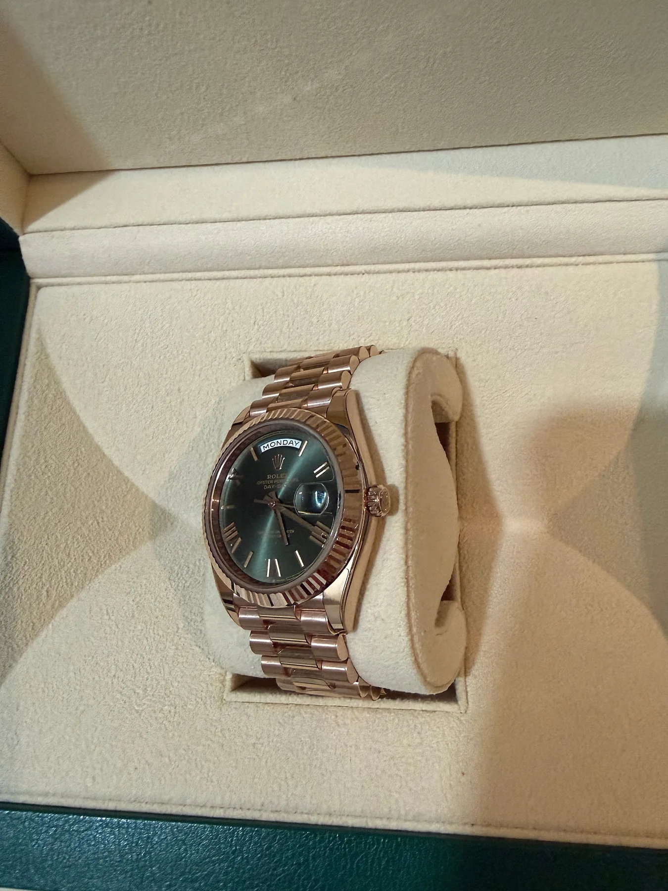 롤렉스 데이데이트 올리브그린 40mm 228235 2024 사진 6