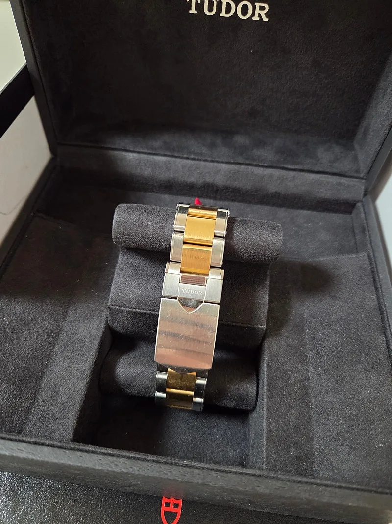 튜더 블랙베이 크로노 41mm S&G 스틸 앤 옐로우 골드 블랙다이얼 2020 사진 4