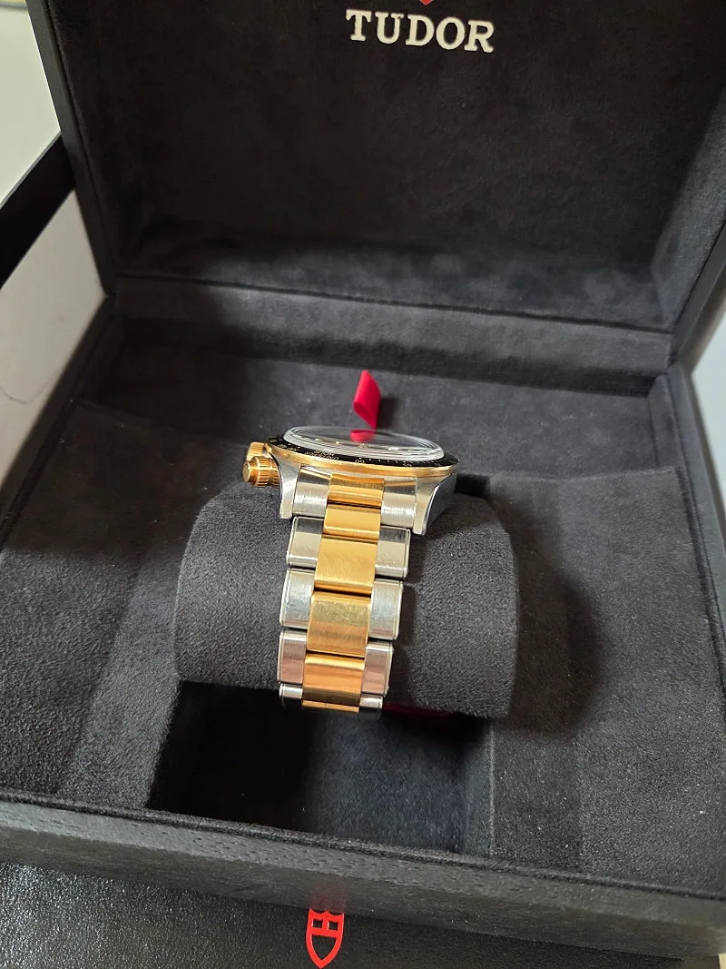 튜더 블랙베이 크로노 41mm S&G 스틸 앤 옐로우 골드 블랙다이얼 2020 사진 5
