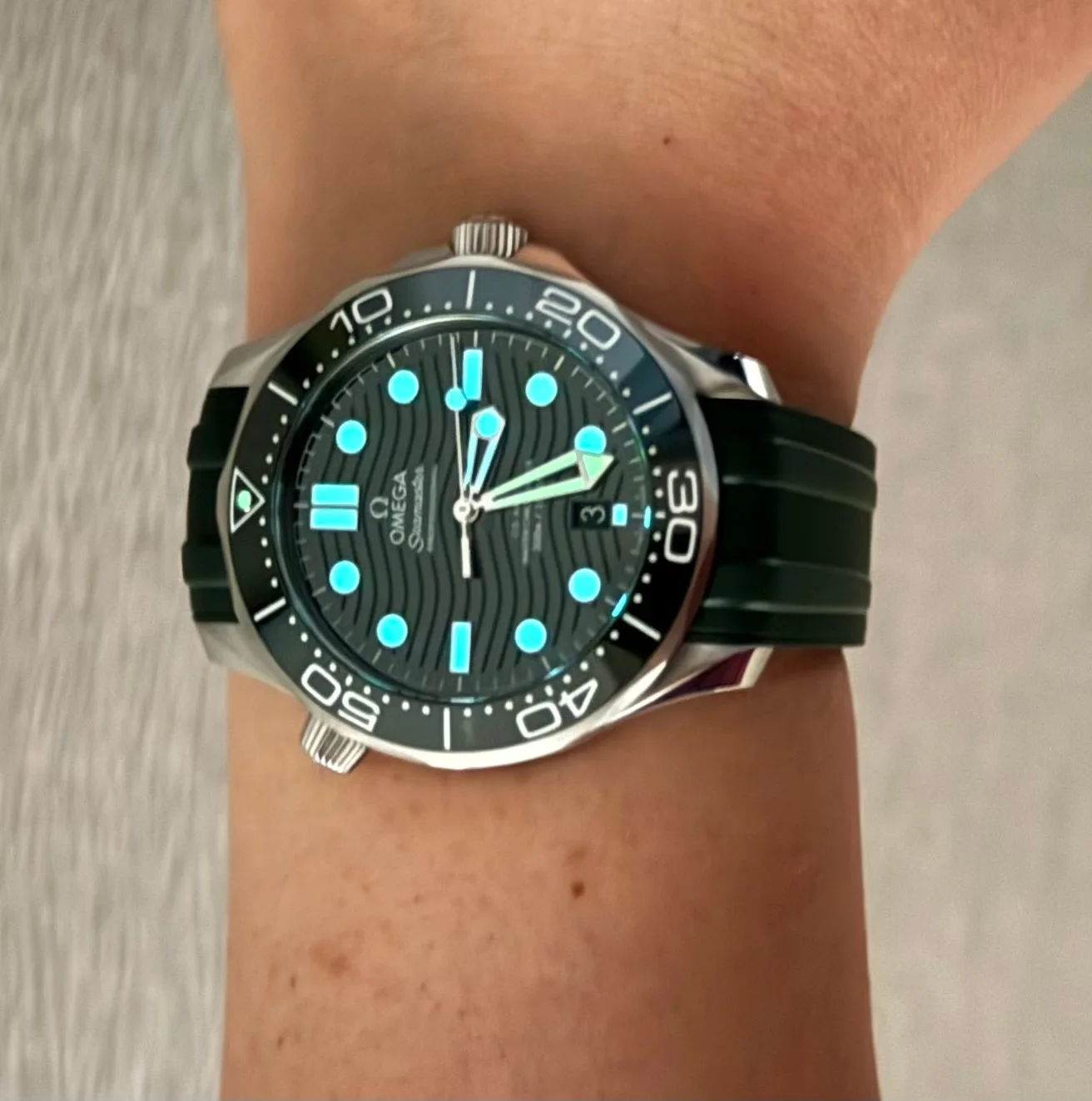 오메가 씨마스터300 그린 42mm 브레이슬릿 2024 사진 3