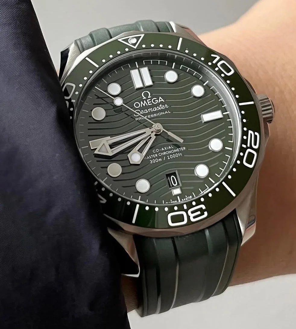 오메가 씨마스터300 그린 42mm 브레이슬릿 2024 사진 4