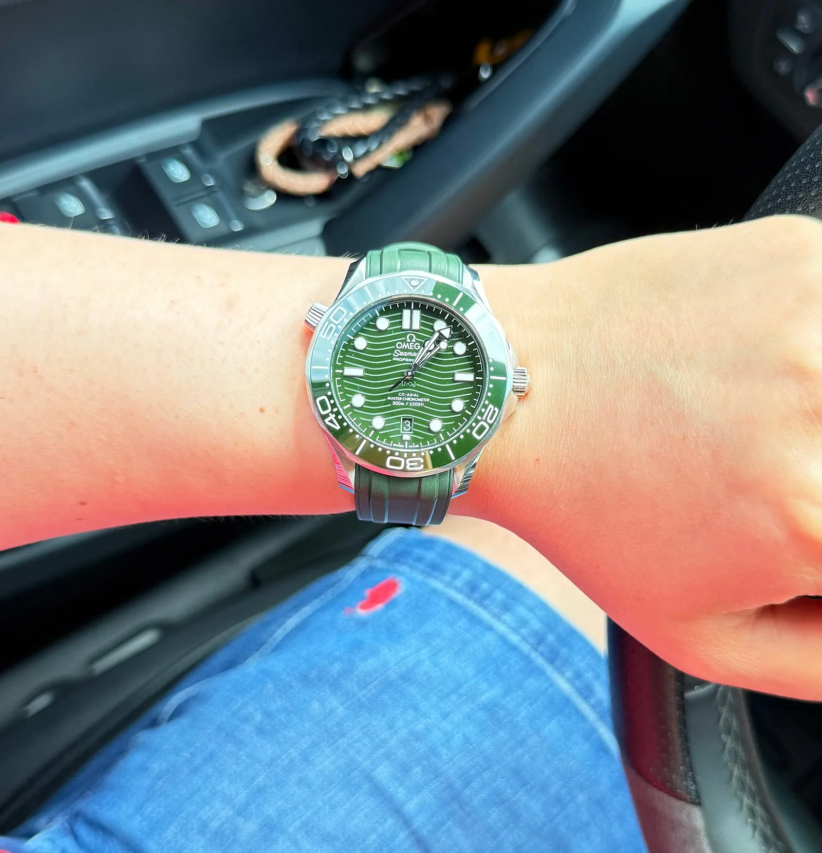 오메가 씨마스터 300 그린 42mm 브레이슬릿 2024 사진 4