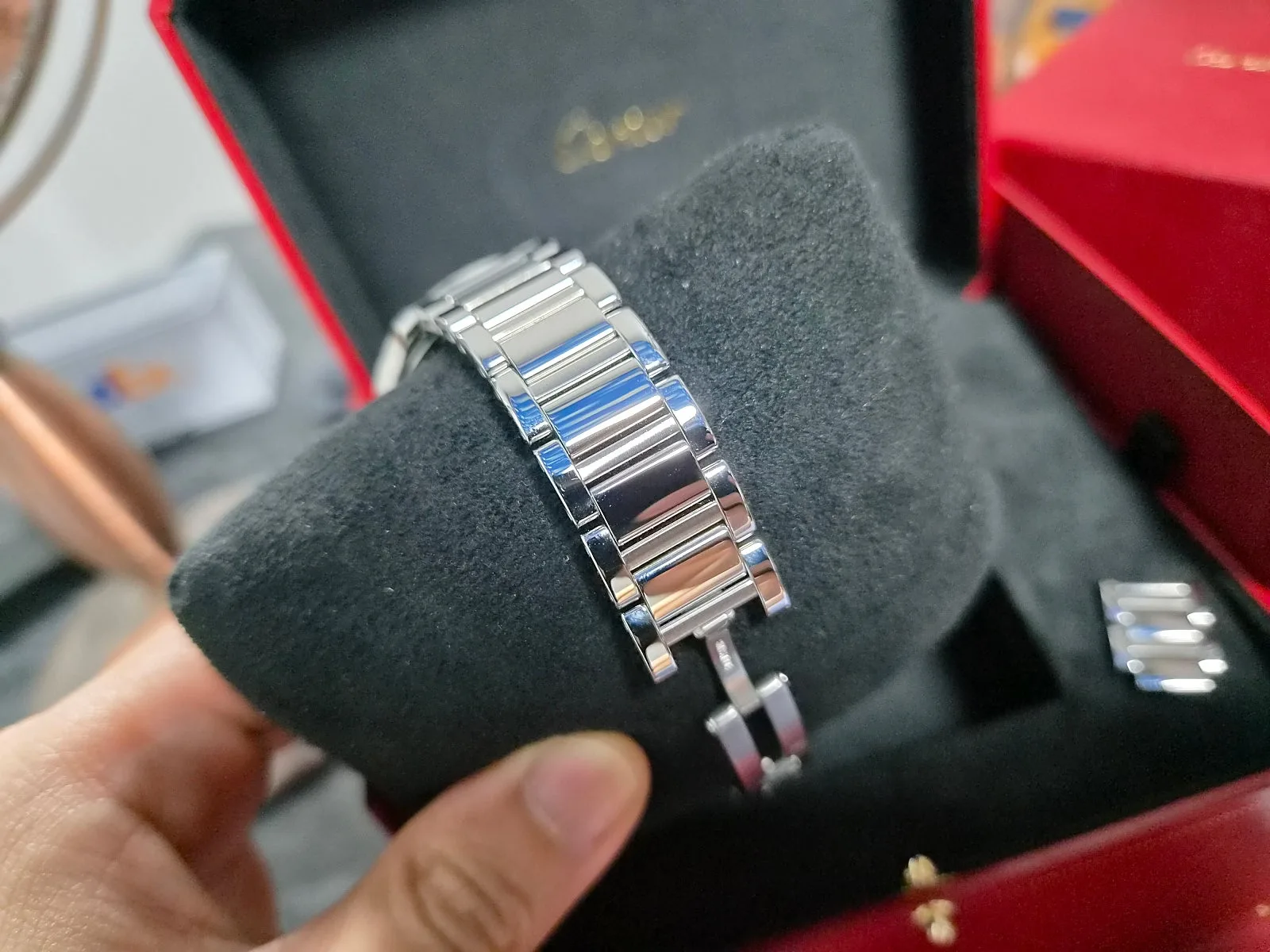 까르띠에 롱드 머스트 36 mm 브레이슬릿 모델 2025 사진 6