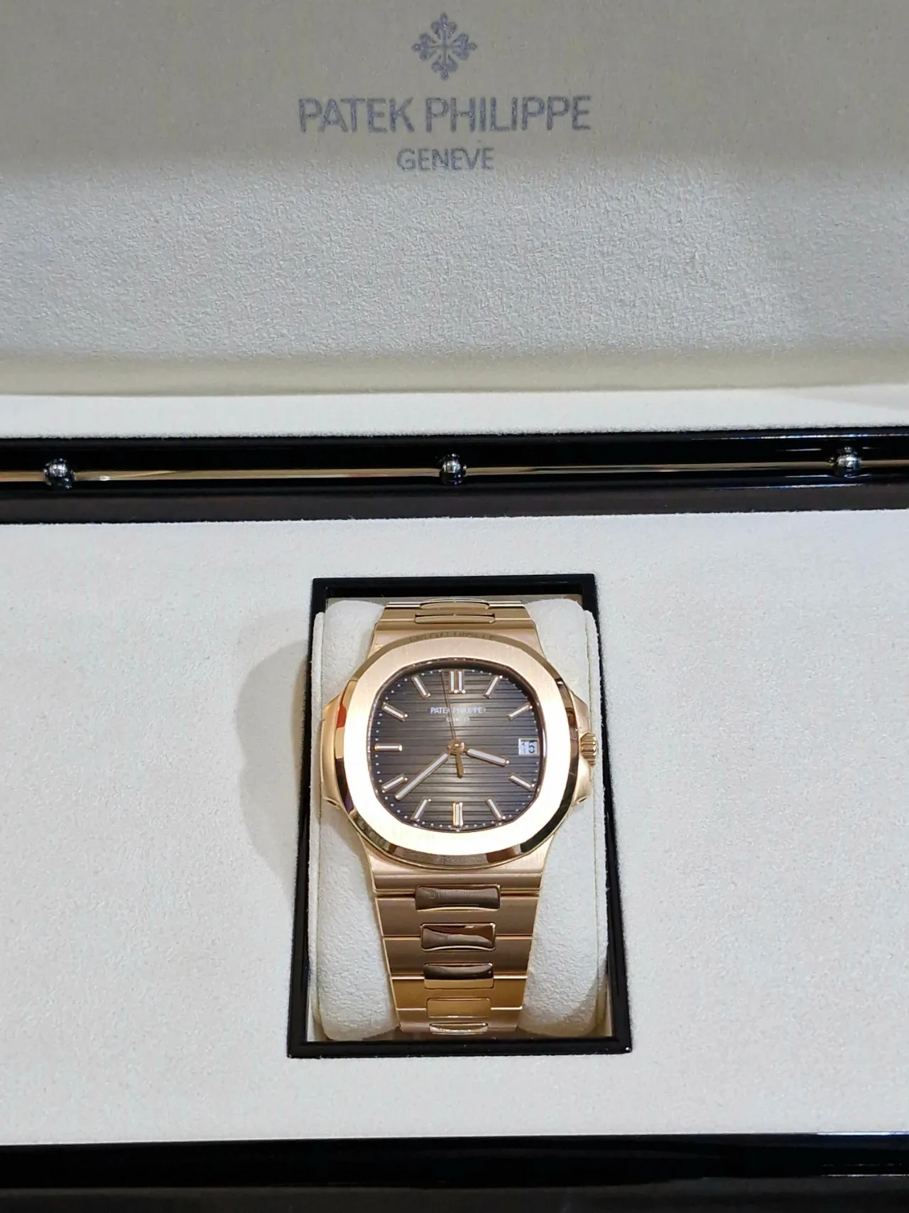 파텍필립 노틸러스 5711/1R-001 로즈골드 2020 사진 8