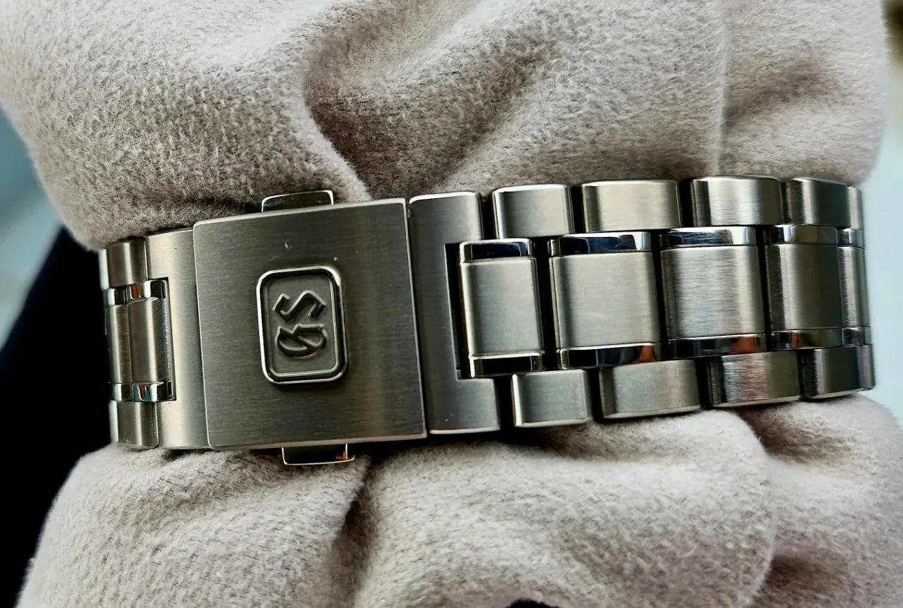 그랜드세이코 푸른눈송이 쿼츠 37mm SBGX357 2026 사진 5