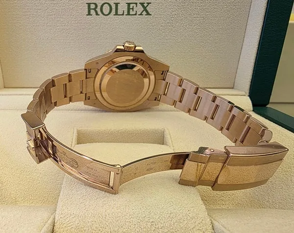 롤렉스 GMT-마스터 II 126715CHNR 2024 사진 4