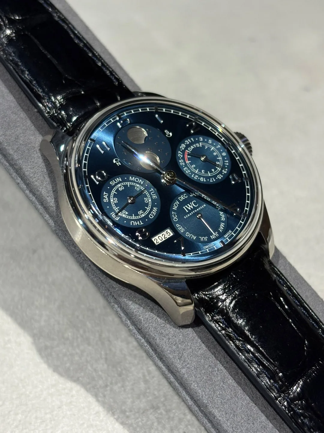 IWC 포르투기저 퍼페추얼 캘린더 IW503401 2016 사진 3