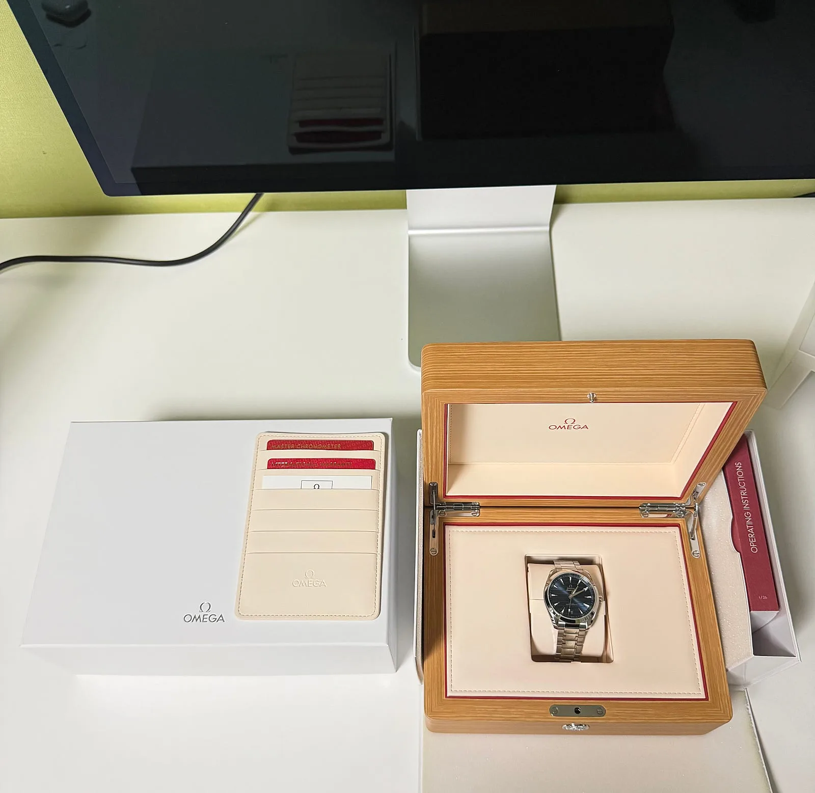 오메가 아쿠아테라 41mm 2026 사진 2