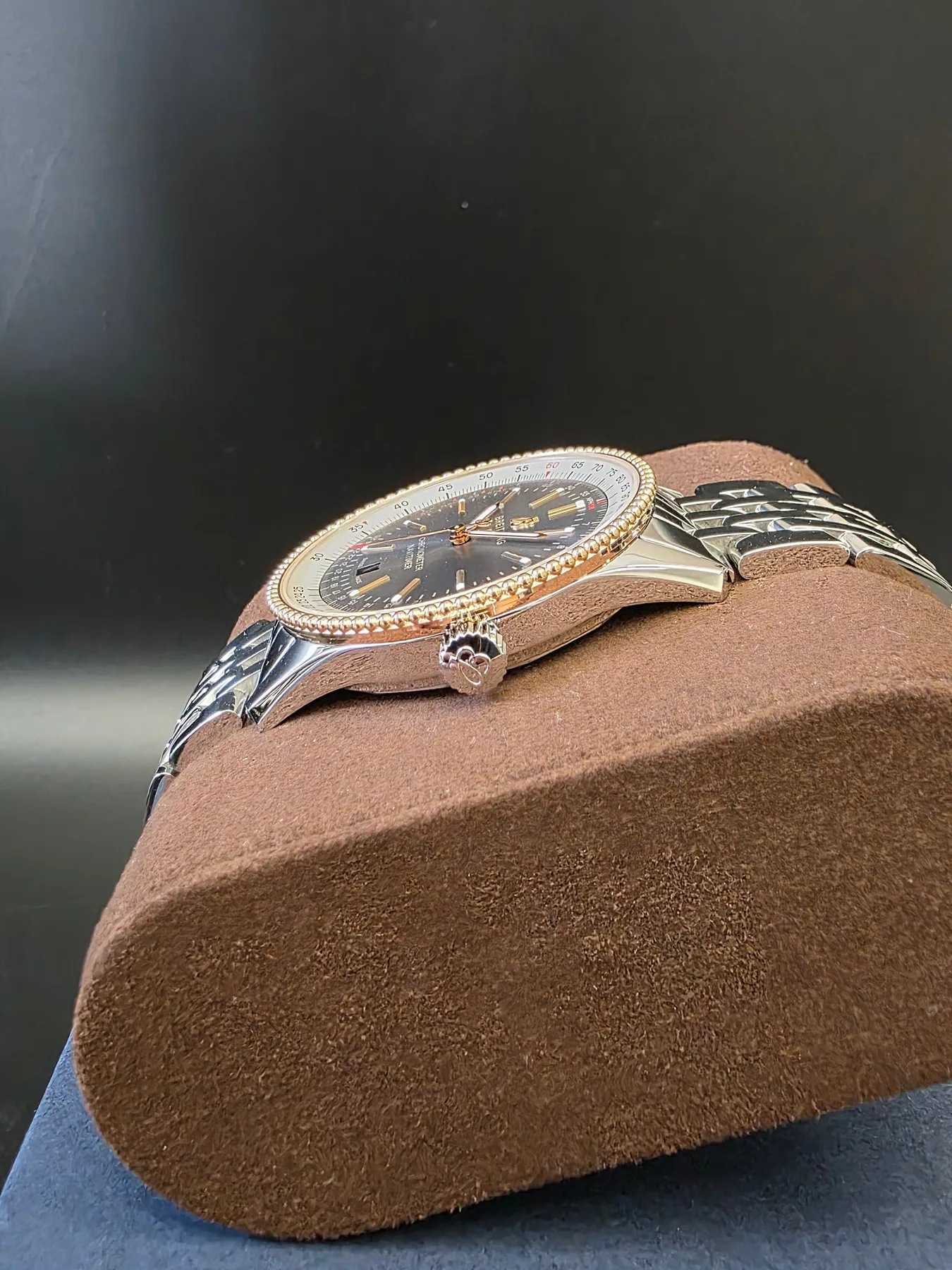 브라이틀링 내비타이머 오토매틱 41mm 그레이 베젤 콤비 2021 사진 4