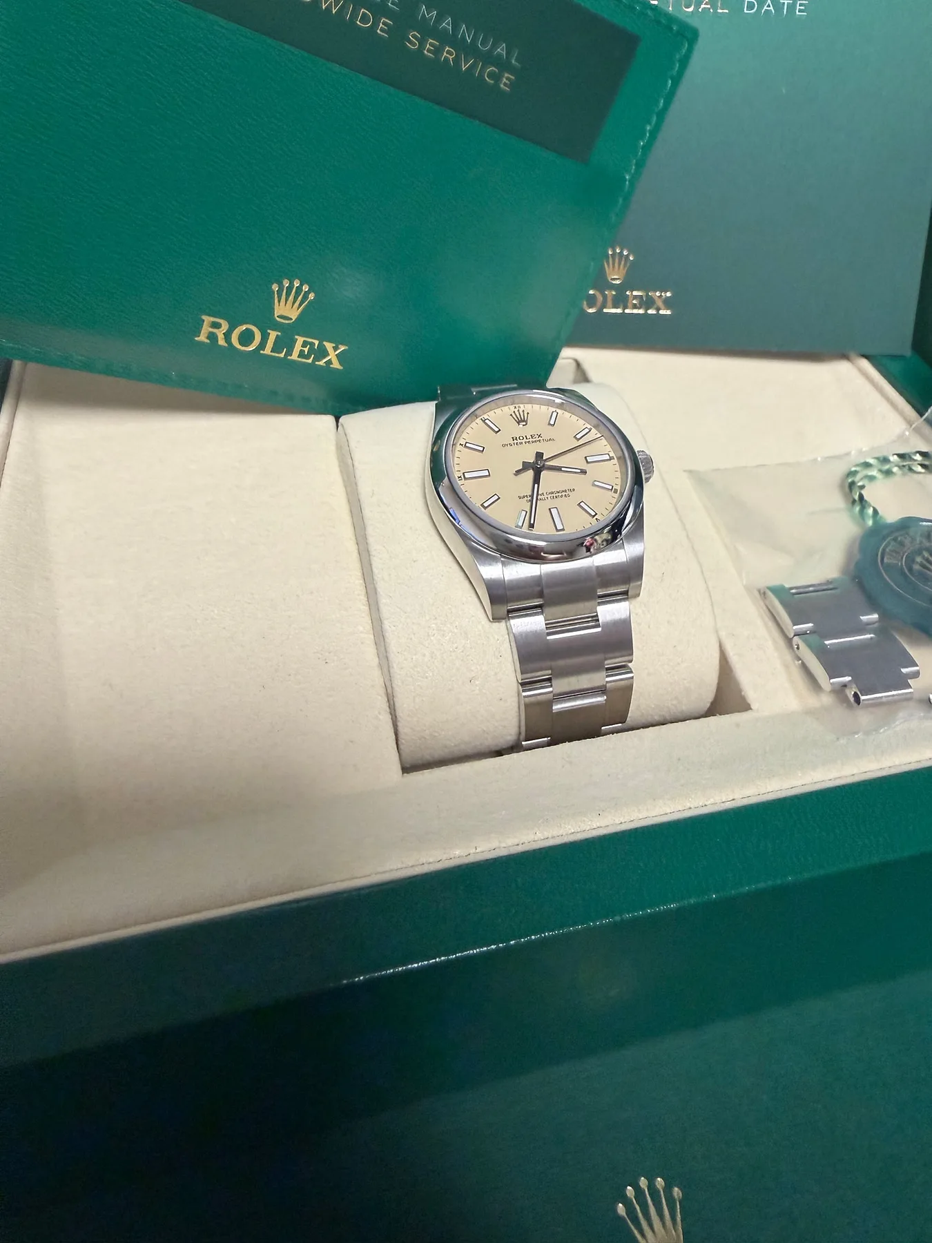 롤렉스 오이스터퍼페츄얼 34mm 베이지 124200 2026 사진 1