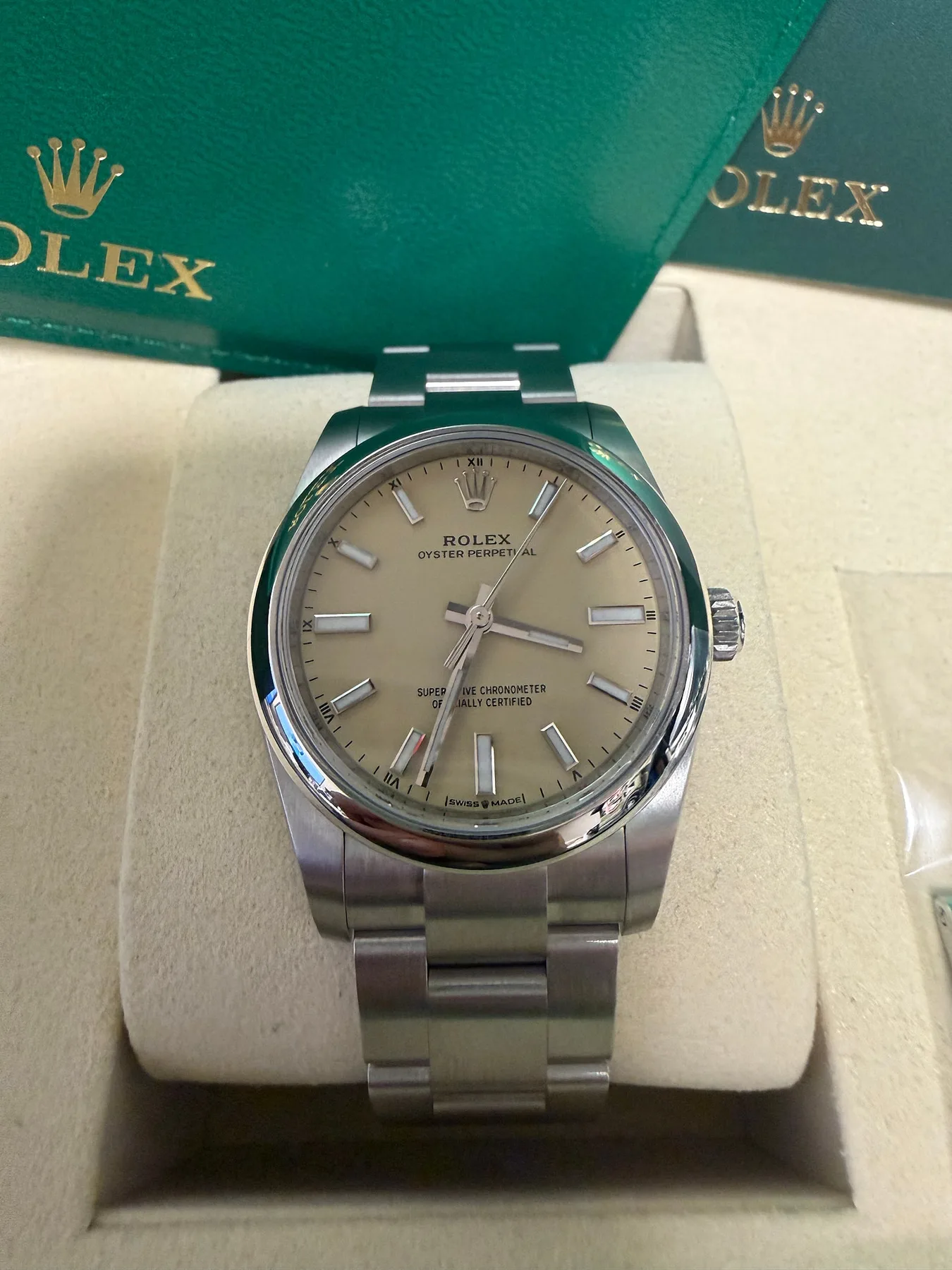 롤렉스 오이스터퍼페츄얼 34mm 베이지 124200 2026 사진 7