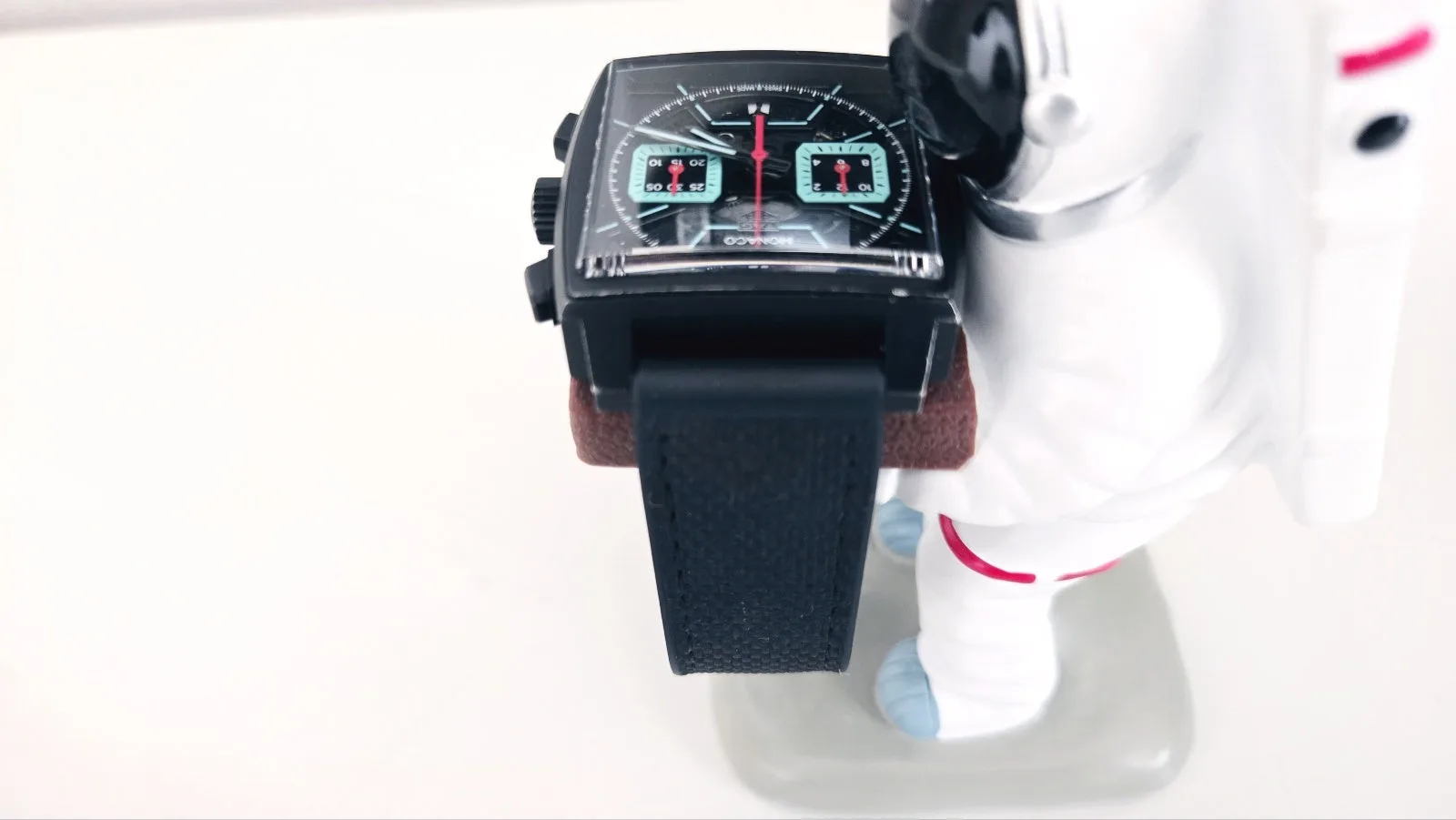 태그호이어 모나코 스켈레톤 티타늄 터콰이즈 39mm CBL2184 FT6236 2024 사진 6